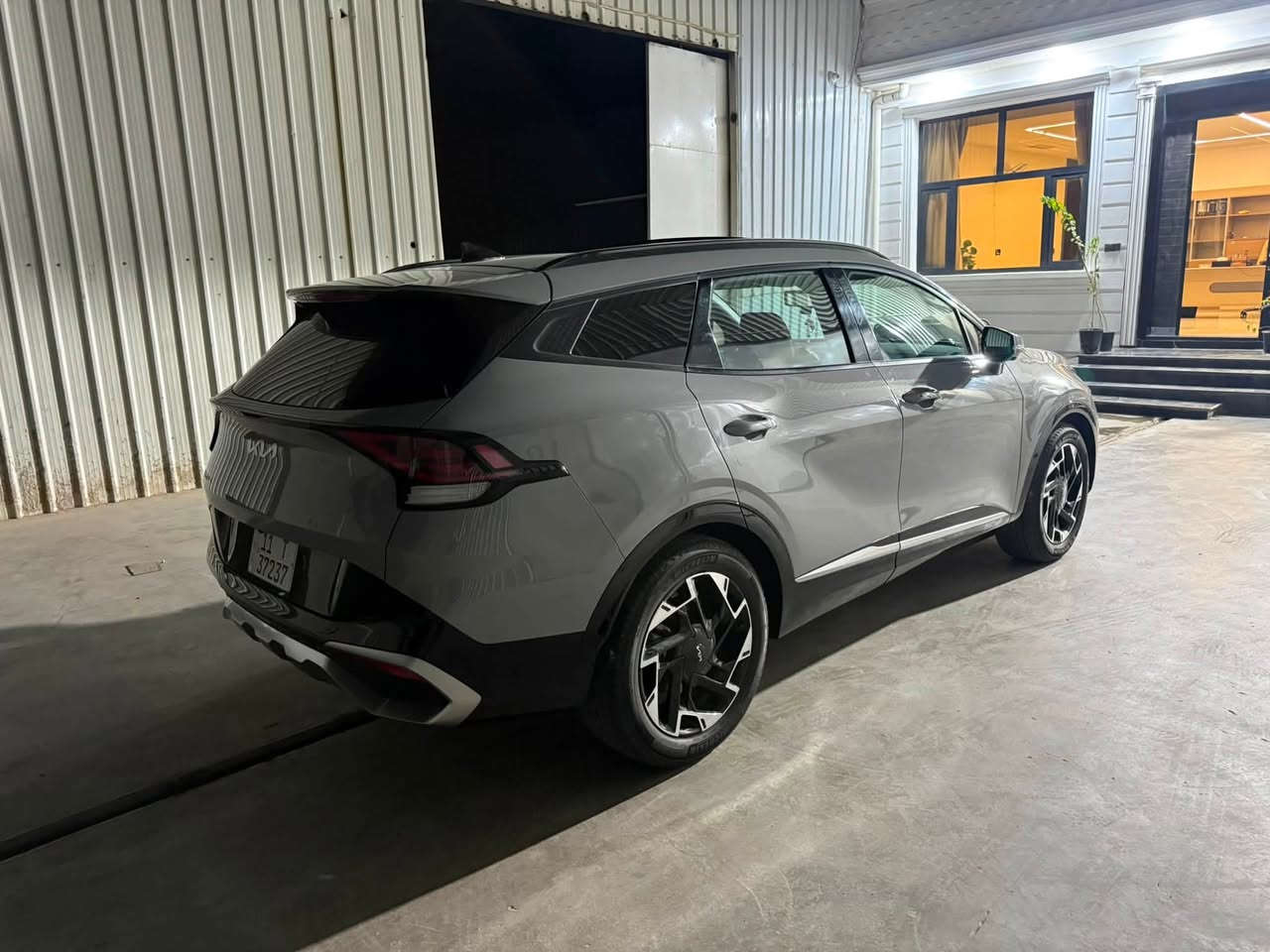 ﷽

للبيع فقط…
كيا سبورتج موديل 2024  برستيج
                    kia sportage SX-prestige AWD
الموديل : 2024
الون : رصاصي سمنتي  
لون الداخل : احمر 
العداد : 16 الف ميل 

فول فول مواصفات اعلى فئة بلسبورتج 
سيارة جديدة
وارد امريكي 
الضرر : جاملغ خلفيمعدل ومصبوغ  وباب السائق والي وراه مبدلات ومصبوغات تكمه ودوسه مابيهن ضرر الضرر فقط خارجي 
ايرباك فقط البرده والكشن 
صور الحادث مرفقه بلمنشور 

مواصفاتها :-
1. محرك 2500 GDi
2. كير 8 نمر
3. بانوراما
4. بصمة : تشغيل - ابواب - صندوك
5. صندوك كهرباء ذكي
6. شاشة كبيرة على طول الدشبول دجتل كامل 
7. كيجات الكترونية متغيرة حسب الوضعيات
8. انظمة القيادة : سبورت - سمارت - نورمال
9. كشنات جلد أحمر
10. كراسي كهرباء فول تحكم مع كشن ميموري 
11. اضواء ترحيب عند الاقتراب مع ترحيب داخلي عند الصعود او المغادرة
12. شحن وايرليس
13. هاند بريك بصمة
14. اوتو هولد
15. كاميرات 360 مع كاميرات بالاشارات الجانبية مع وضعيات مختلفة للكاميرات
16. فول رادارات امامية وخلفية وجانبية
17. تحديد مسار ذكي
18. قيادة أليه ذكية
19. نقطة عمياء
20. كروز سرعة
21. تبريد وتدفئة كشنات مع تدفئة ستيرن
22. سستم صوت هارمان كاردون 
23. خزن كشن سائق ميموري وضعيتان
24. اشاير بالمري
25. تشغيل عن بعد
26. شاشة لمس متغيرة لتحكم الميديا او لتبريد
27. ستيرن فول تحكمات

رقم بغداد انكليزي 
السعر 250 ورقه وبيها مجال 
للستفسار اكثر يرجا الاتصال بلرقم 
***********
***********

