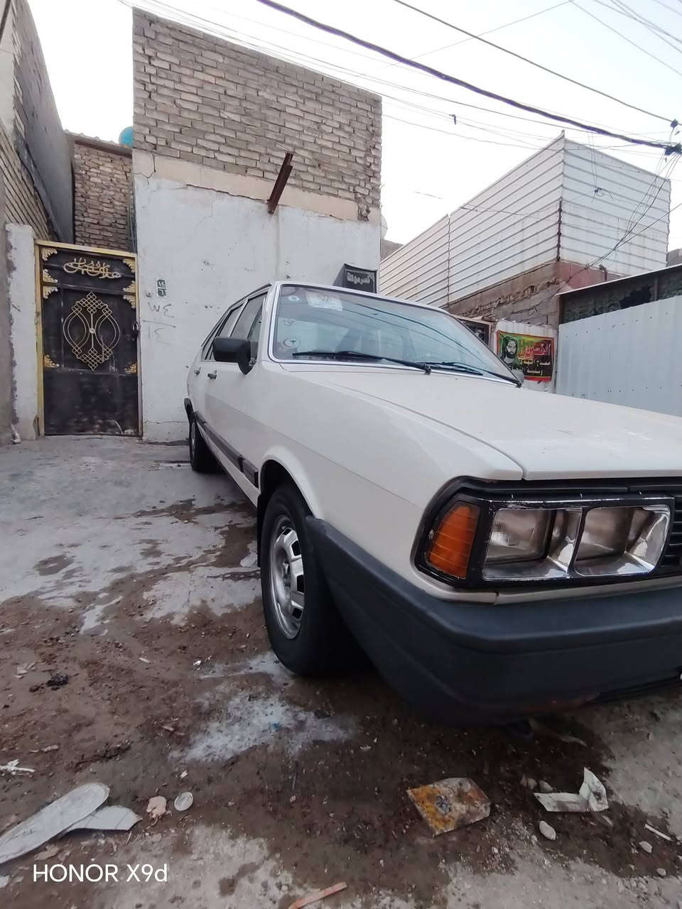 السلام عليكم للبيع  فقط برازيلي موديل ٨٧ رقم بغداد باسمي السياره بيها قطع صبغ اني ابيعلك أحزام كير محرك تبريد صدر تخم تاير كله نظيف و بلادي السعر ٣٥ وبيه مجال للاستفسار أتصل ***********
