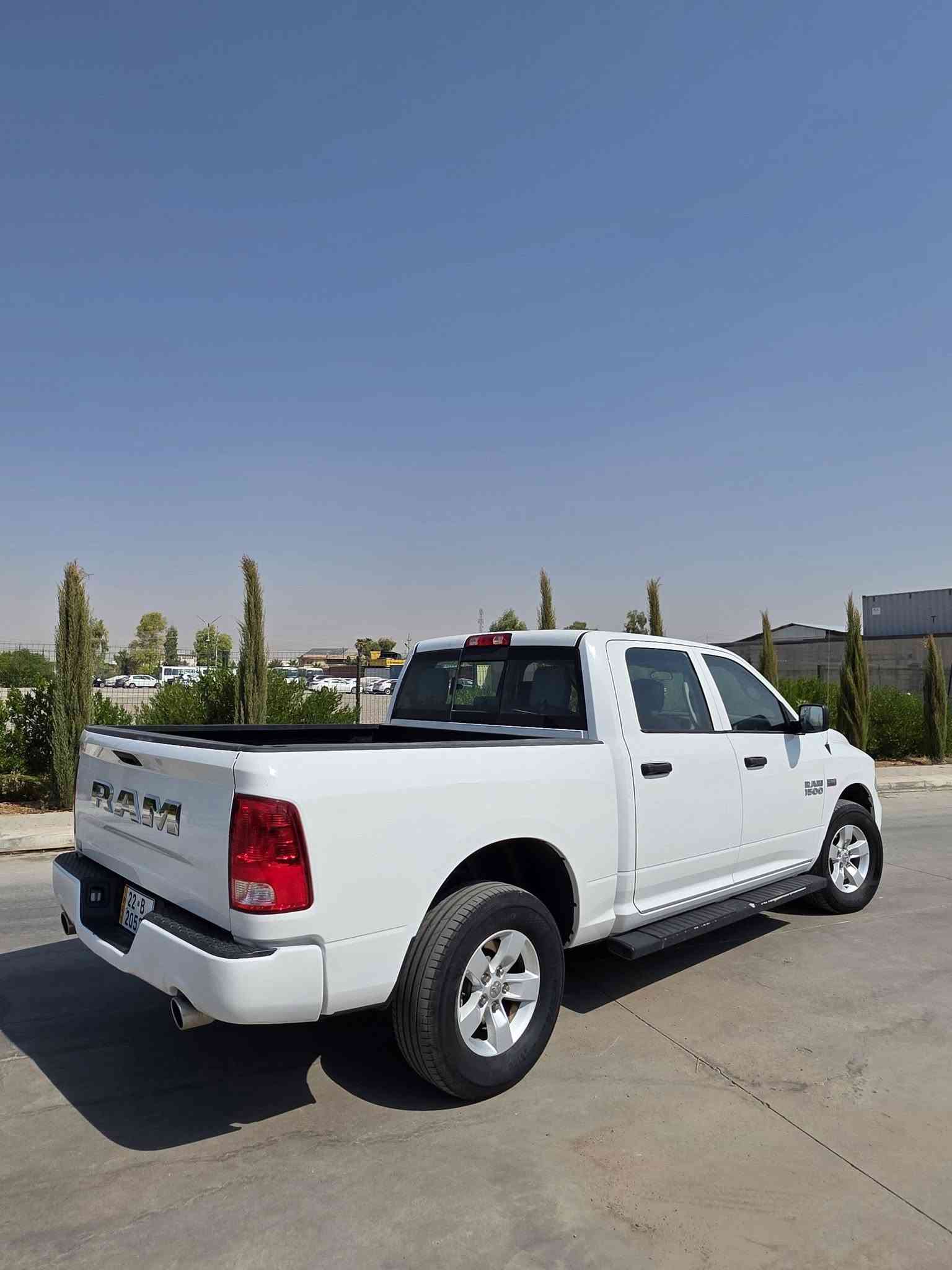 Ram classic للبيع خليجي
2018 V8 5.7 

السعر: 183$$$

ماشيه: 61 km
٨ سلندر
دبل أكسل (4x4) 
كاميرا خلفية
حساسات خلفي
مرايات جانبية  كهربائي
تحكمات ستيرن
تبريد مركزي
تحديد سرعة
٤ تايرات جديدة

سيارة كلين بدون صبغ بدون تعديل 
مكينة& كير & اكسل&  حدادية كلة بشرط

مكان سيارة اربيل
للاستفسار: ***********

