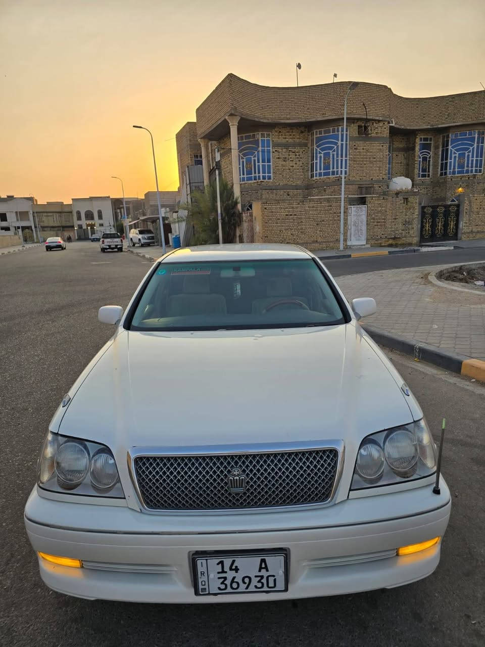 يالله سلام عليكم ملكه تسجيل جديد للبيع موديل 2000 رقم بصره دولي سنويه لغايه 2029 تحويل ثاني يوم مكفوله من الكص ونقل الجثه والضربه والفتح والصبغ كرستال اصل لايت ابو عيون ستيرن كهربائي كشنات كهربائيه برده خلفيه شاصي 175 محرك وكير بلكارتون ديفور الكبير  طخم تاير ويل رياضي  حداديه ستوه شاده العنوان البصره السعر 133 بيه مجال قليل هذه رقم الموبايل ***********
