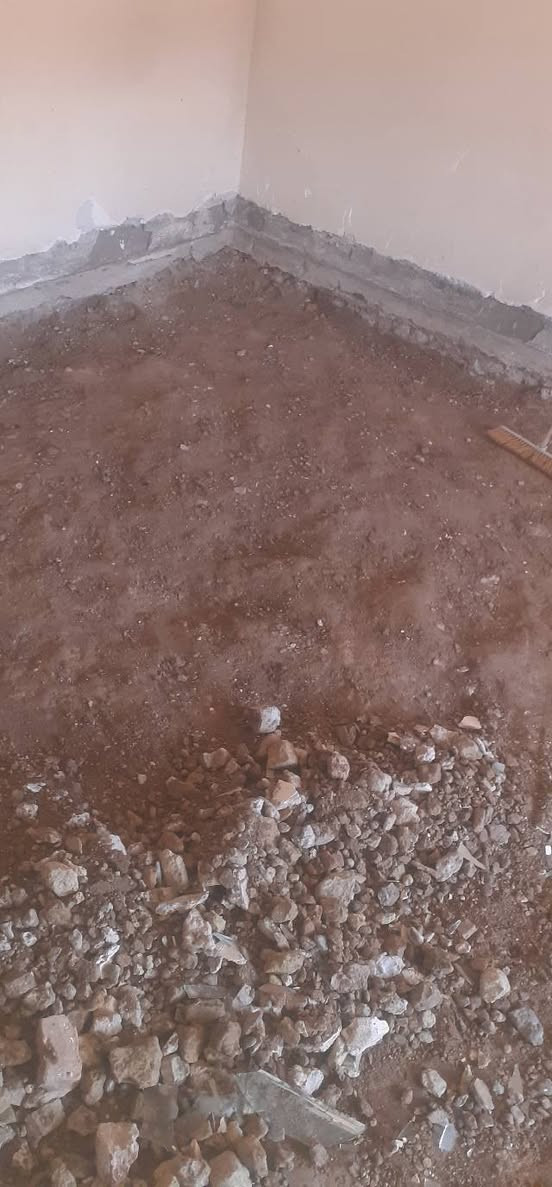 السلام عليكم ورحمه الله وبركاته هذا جزء من عملي اشتغل تفليش صبات/ قلع ارضيات/ تنضيف بيوت من الانقاض/ تنضيف  حدائق / تصعيد مواد / تدخيل بلوك وطابوك / بناء سبتتنكات / تكشير جدران / لبخ سمنت او /لط والرزق عل الله وهذا رقمي /*********** /بأدارة /حسام ابو اوس او مراسلت الصفحه متواجد /مازنجر /واتساب
