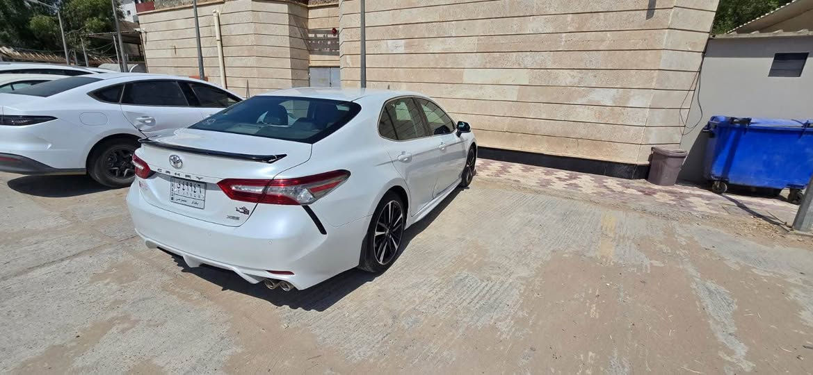 كامِري موديل ٢٠١٨ فئة xse عدا البانوراما 
المواصفات :
- كشنات جلد
-كشن امامي كهرباء + تدفئة وتبريد 
-نقطه عمياء
- رادارات 
-سايد بريك كهربائي
-كاميرا وحساس خلفي 
-حساس امامي 
وبعد بيها هواي مواصفات 

حادثها مثل ما موضح بلصور وهنا بالعراق صارت بيها طخات بسيطه موضحه بالصور 
🔴 البنيد مصبوغ فقط 

السعر : ١٧٠ وقابل للتفاوض 
للاستفسار الاتصال على الرقم 
*********** 
العنوان : بابل / قضاء المحاويل المحاويل, بابل
