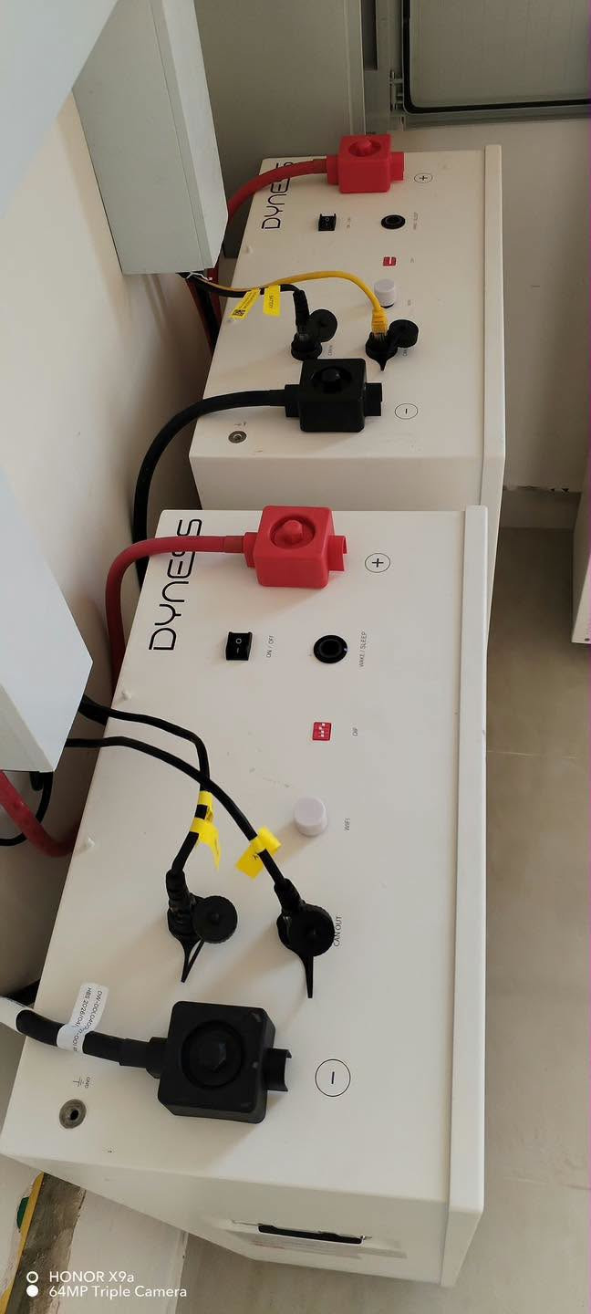 ⚡️ مشروع جديد | العامرية

من العامرية… تنفيذ جديد لمنظومة طاقة شمسية متكاملة، صُممت لتوفير طاقة مستقرة وأداء يعتمد عليه. ☀️

🔋 قدرة المنظومة: 60 أمبير 

مكونات المنظومة:

* ☀️ 30 لوح LONGi Hi-MO X10
* ⚡️ 3 × Deye Inverter 6.6kW
* 🔋 3 × Dyness Battery 16kWh

منظومة متكاملة بتصميم وتنفيذ احترافي، لتوفير طاقة مستقرة واعتمادية عالية للموقع. 

آفاق التراضي للطاقة المتجددة
طاقة اليوم… لمستقبل أفضل.

📍العنوان : بغداد / شارع الصناعة بناية ركن الصناعة مقر الشركة الطابق الاول 
شركة افاق التراضي

***********
***********
***********

نص مكتوب في الصور:
- O HONOR X9a
- 64MP Triple Camera
- HONOR X9a
- HONOR X9a 64MP Triple Camera