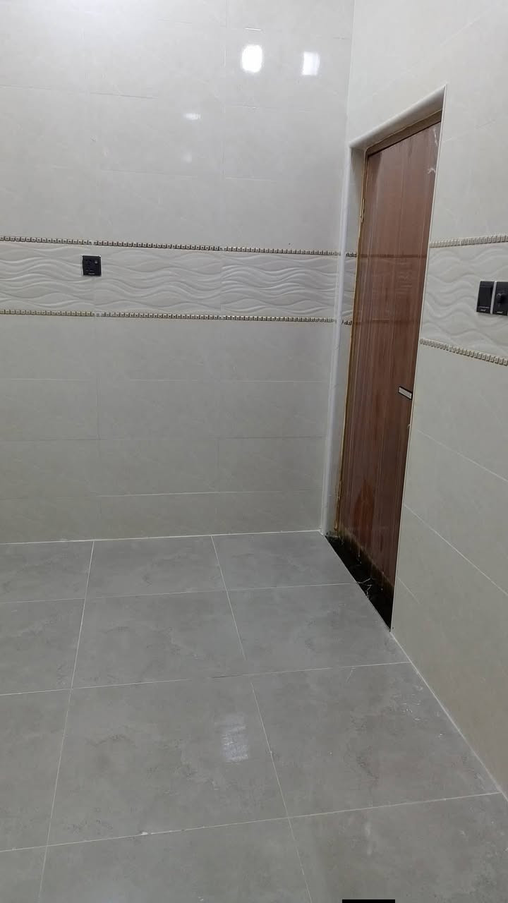 بيت 100متر طابو زراعي سند 25 مشمول بل تطويب صب كونكريت عنوانه مدخل العباسيه خلف معرض حيدر السلامي السعر 45 وبيه مجال ***********
