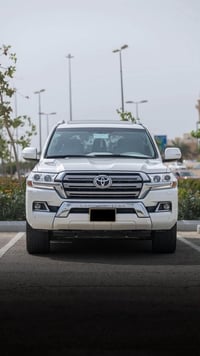 لاندكروز GXR • محرك ٥.٧ • ٢٠١٦