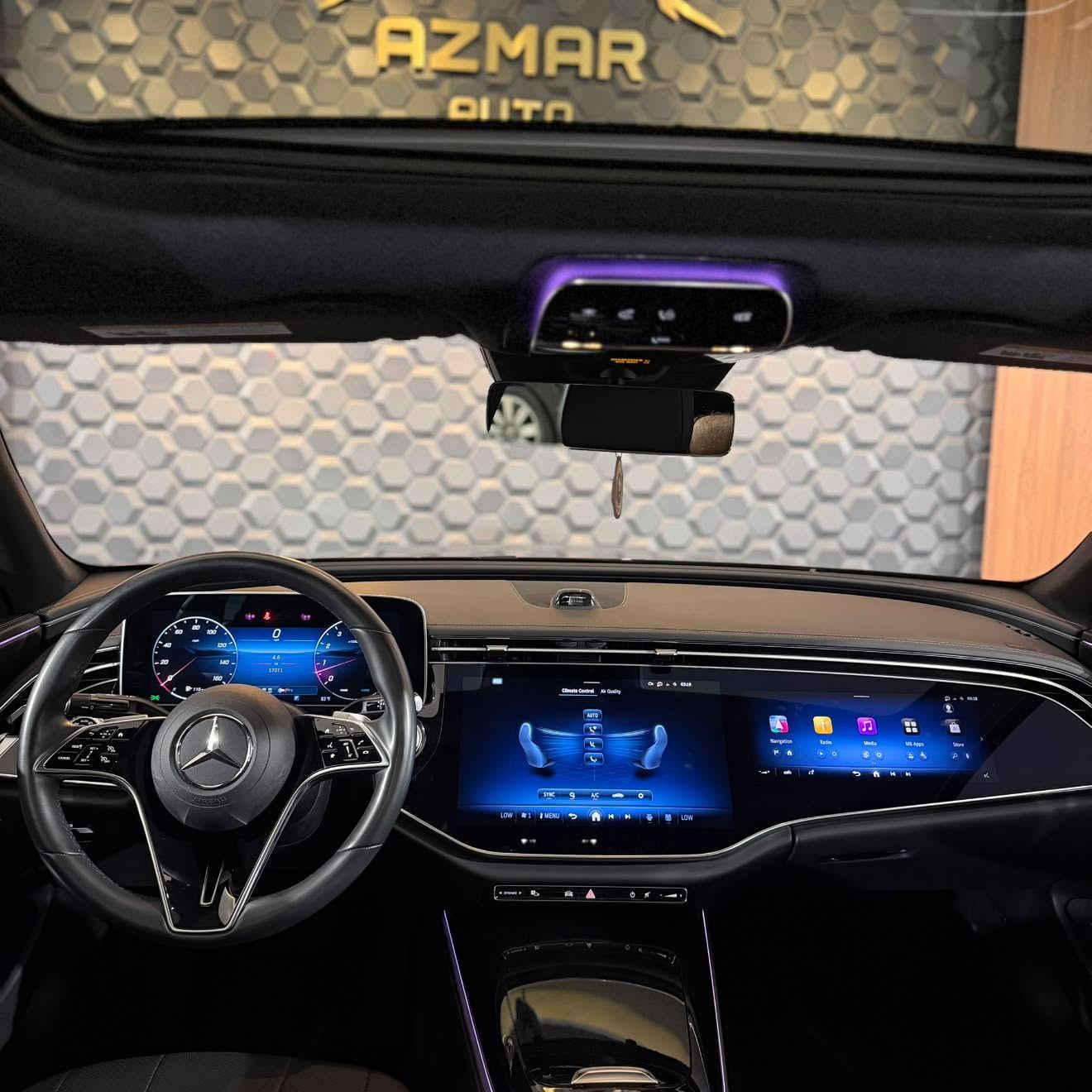 مرسيدس E350 AMG • ٢٠٢٤ • ١٧ الف