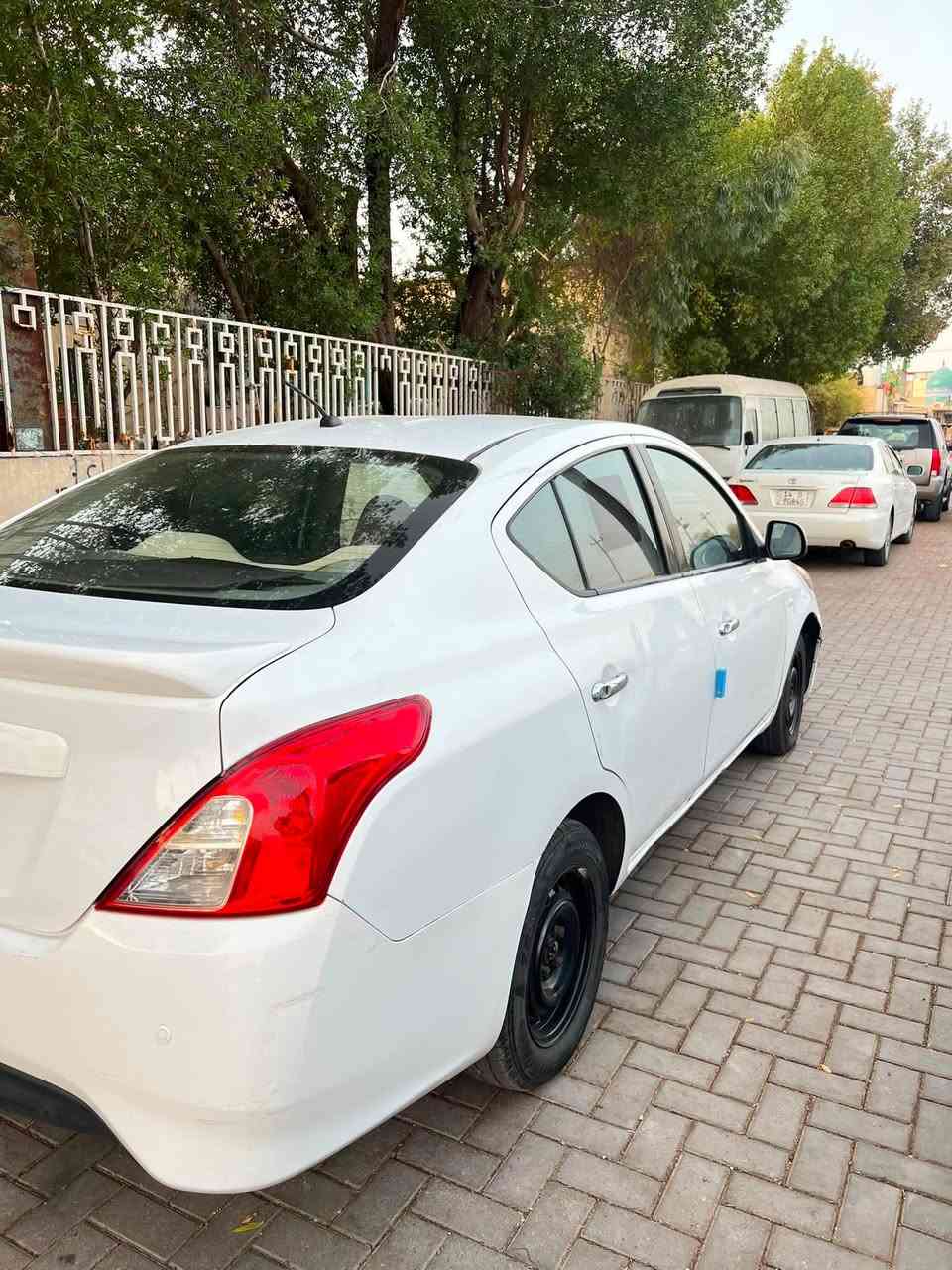 السلام عليكم نيسان سني هندي البليته الزرگه موديل 19 رقم بصره بسمي بيها تبديل بنيد وتعديل جاملغ شبر مكينه گير تبريد جاهزات السعر 90 وبيها مجال قليل للاتصال ع الرقم ***********
