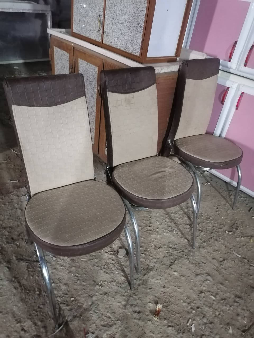 كراسي مستخدمة • نظيفة • الشطره