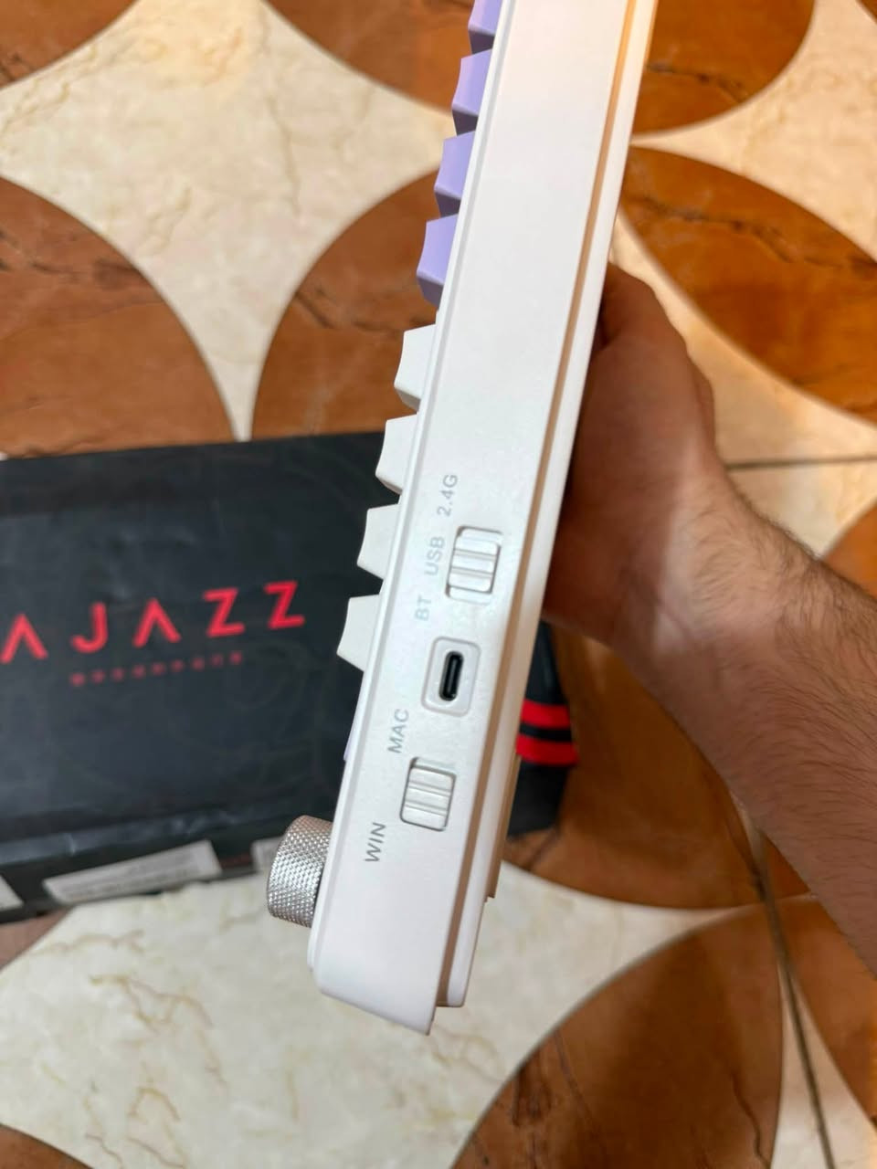 كيبورد مال العاب
الاول نوع 
اجاز 
كارتونه ودنكل والكيبورد فقط
الثاني نوع msi 
فقط كارتونه والكيبورد بدون دنكل
هذا بي مشكله فجاه كام ميشحن
ابيعه فحم
الاجاز ب ٤٠ الف
والmsi 25 الف
بغداد مكاني توصيل ماعدي
*********** وانس اب
