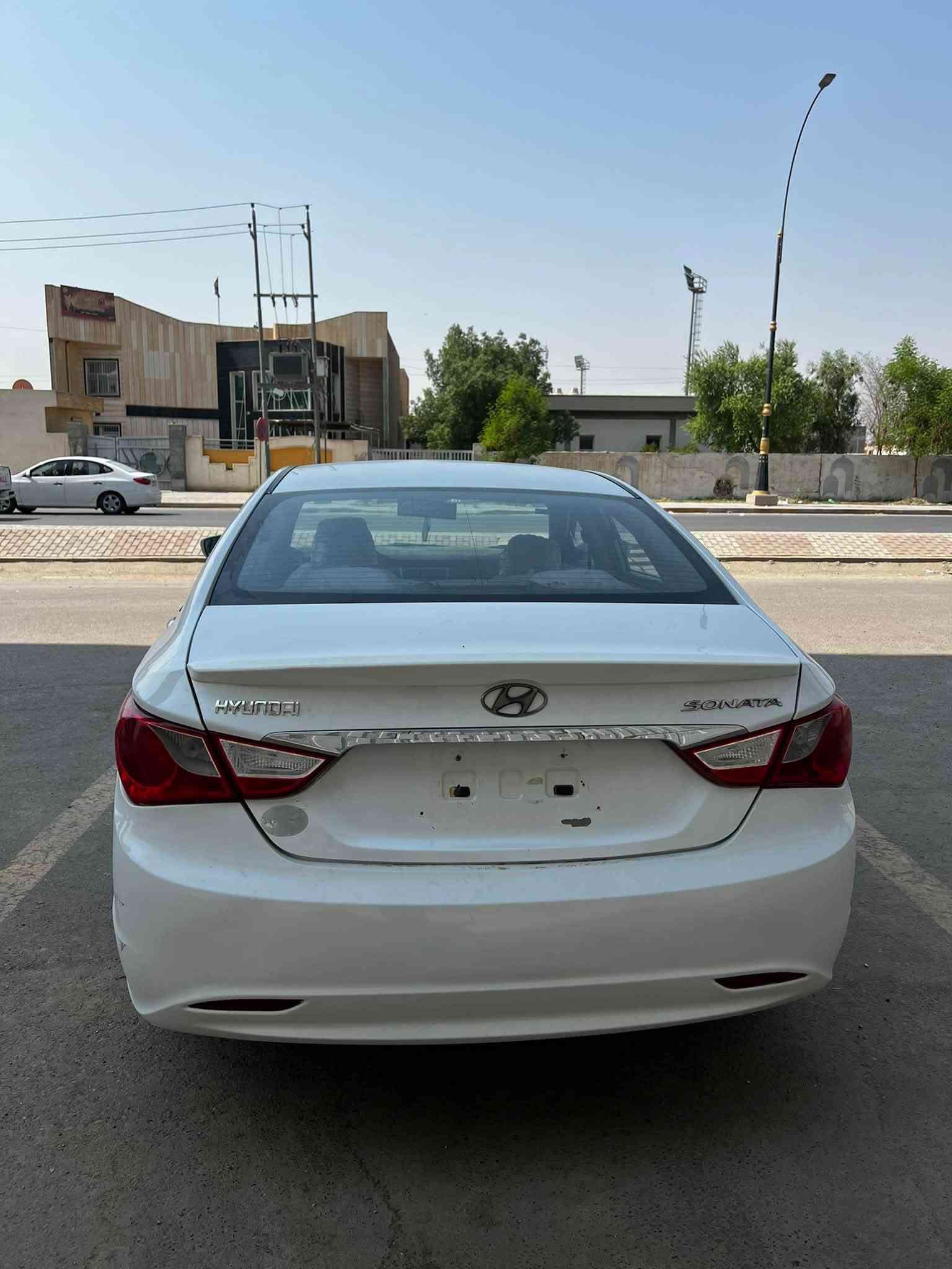 سوناتا 2011 خليجي رقم بغداد أنكليزي ب اسمي
محرك 2000 دوش
كير ومحرك مكفولات
بيها البنيد مصبوغ ونص الباب عكس السائق فقط بدون اي دواخل
صدر جديد 
ادامه كامله للسياره ما عايزه برغي
السعر 104 وبيها مجال بسيط
مكاني بابل المركز
***********
غير متواجد ع الفيس اتصل وتدلل
