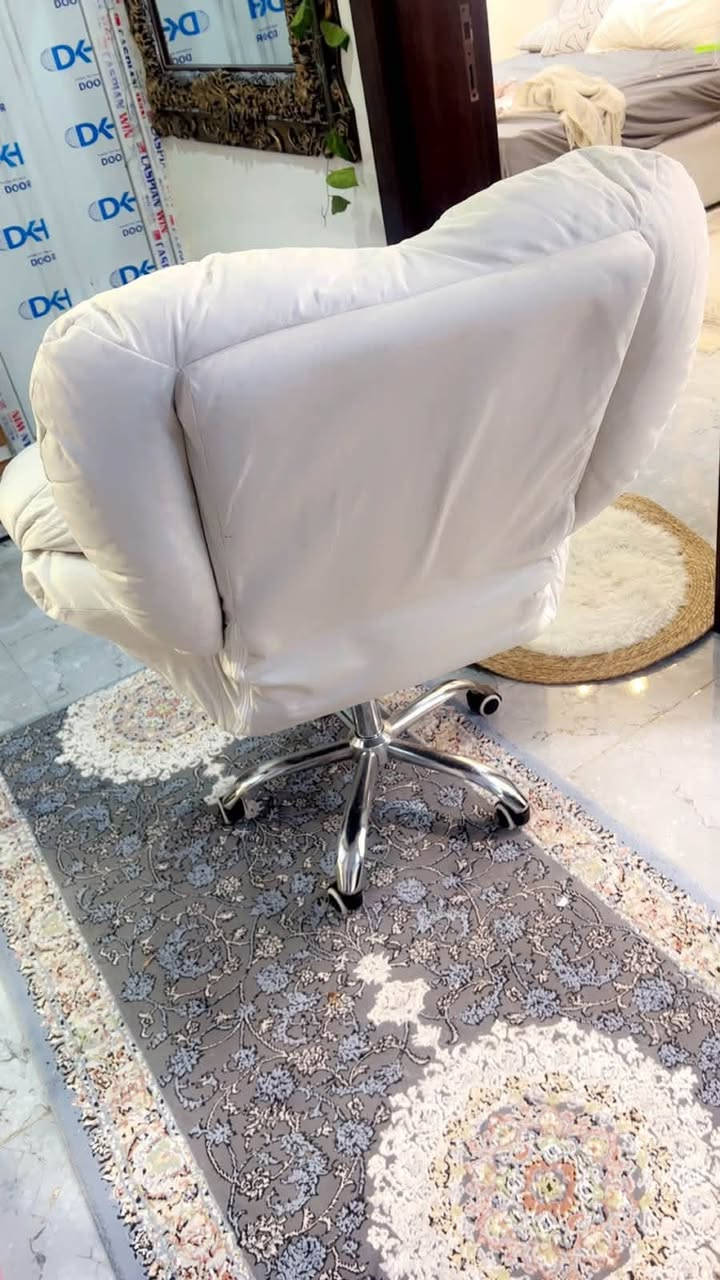 كرسي • اثاث • ديكور