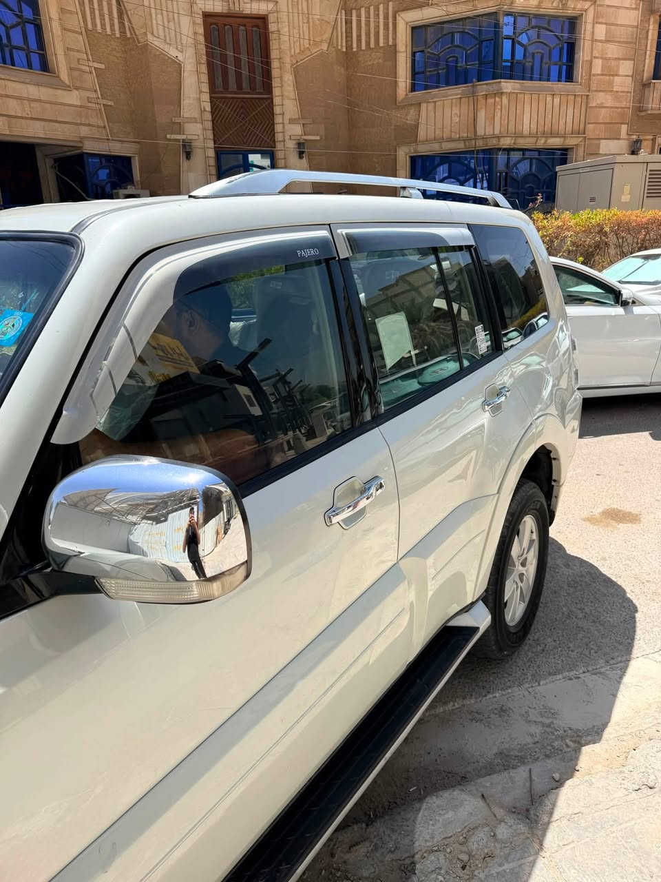 سلام عليكم
باجيرو مديل 2008 خليجي 

مكفولة بيها بارد بجاملغ الامامي جهة الصدر و بيها صبغ بالسلايت 

تبريد ثلج تلث قطع 

محرك 3000

رقم بغداد نكليزي الجديد 

السيارة خيرة من الله باتري جديد قبل يومين بدلته

السعر 125 و بيها مجال بسيط 

***********
