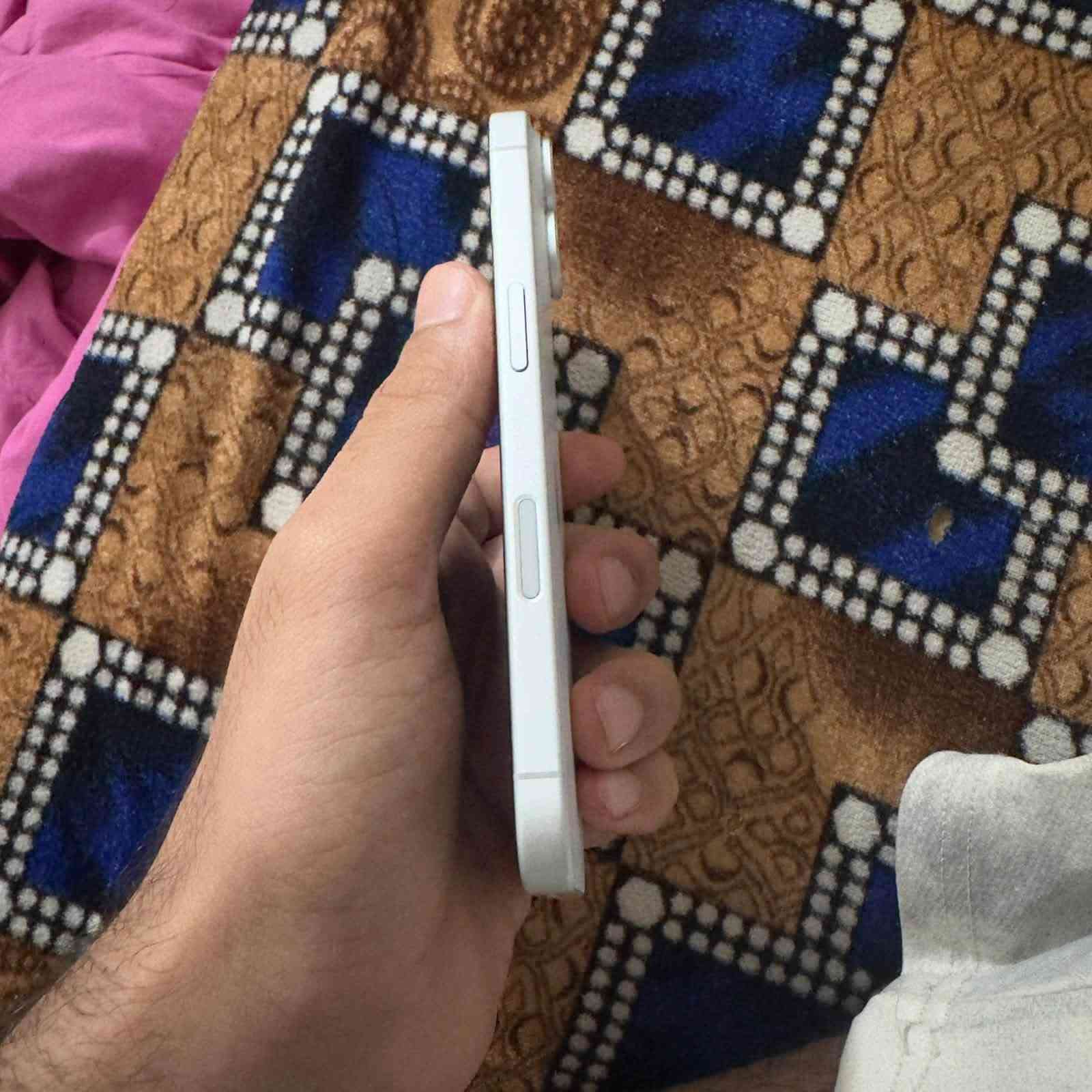 سلام عليكم ايفون 16عادي جهاز وتر برو بطاريه 92ذاكرت 128كامل ملحقاته دبل خط جهاز نضيف معنه كلمه سعره خاص ***********تصال و واتساب فقط ما سنجر ماعندي
