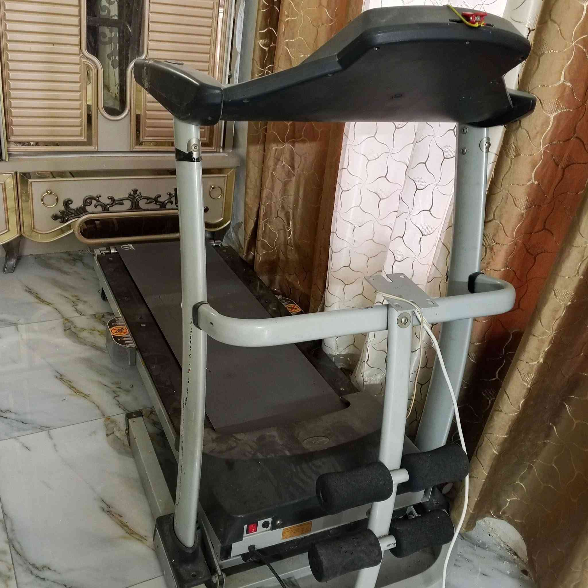 جهاز جري نضيف وشغال سعر 300وبي مجال مكاني بغداد الكاظميه مدخل طي ***********
