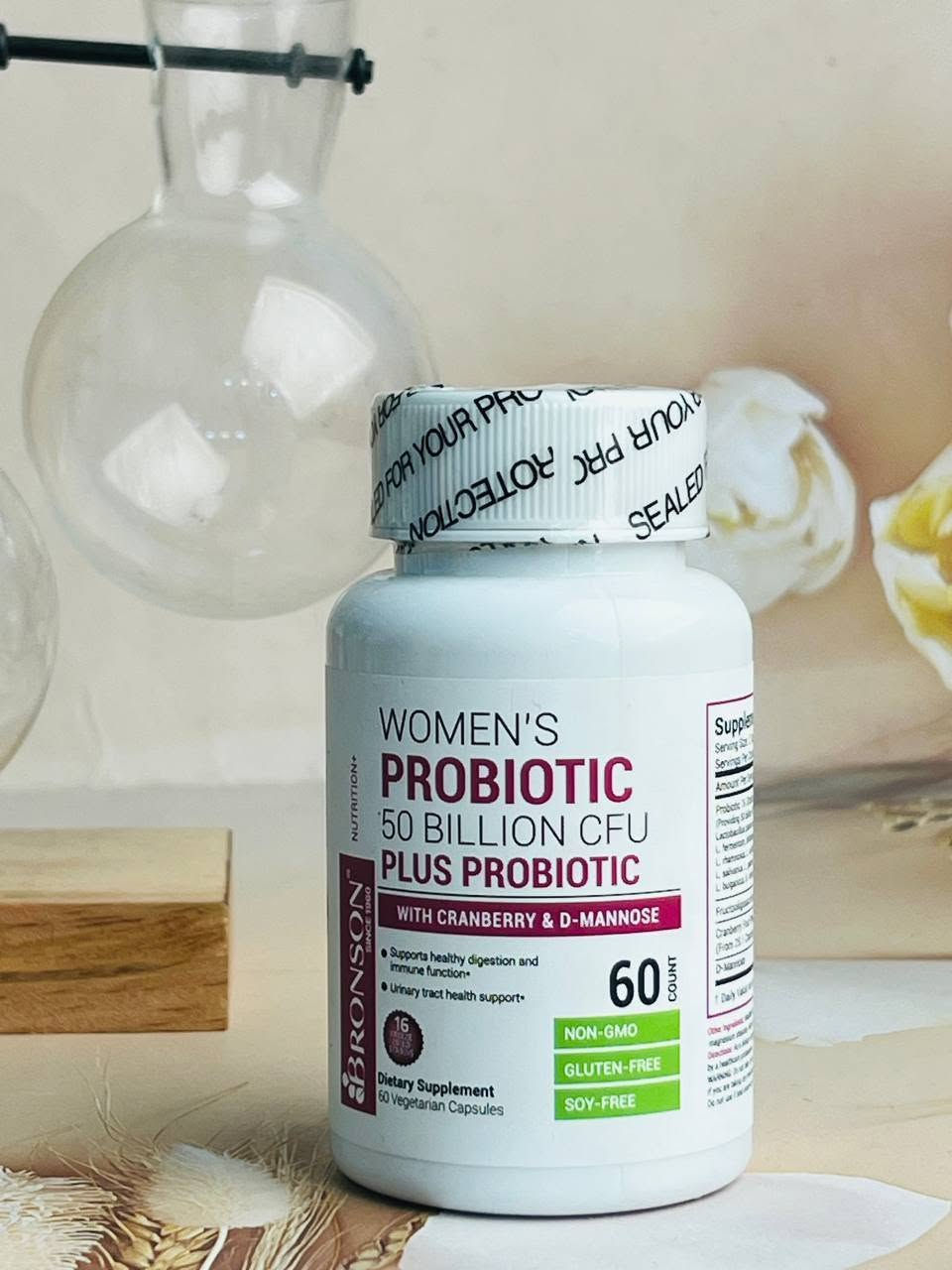 Bronson Women’s Probiotic 50
Billion CFU 🌸
مكمل مخصص ومتكامل لصحة المرأة، يجمع بين قوة البكتيريا النافعة ومكونات الحماية الأنثوية بتركيبة عالية الفعالية!
✨ أهم المكونات والفوائد:
 50 مليار بكتيريا نافعة و16 سلالة: لدعم صحة الجهاز الهضمي، تقليل الانتفاخات والغازات، وتعديل مزاج وصحة القولون.
 التوت البري (Cranberry) + D-Mannose: لحماية الجهاز البولي، والوقاية من الالتهابات المتكررة والتخلص من البكتيريا الضارة.
 دعم المناعة والفلورا النافعة: يعزز خط الدفاع الأول للجسم ويحافظ على التوازن الطبيعي.
 جودة عالية: خالي من الجلوتين، الصويا، والمواد المعدلة
#تصويرنا 
#الحجزخاص
