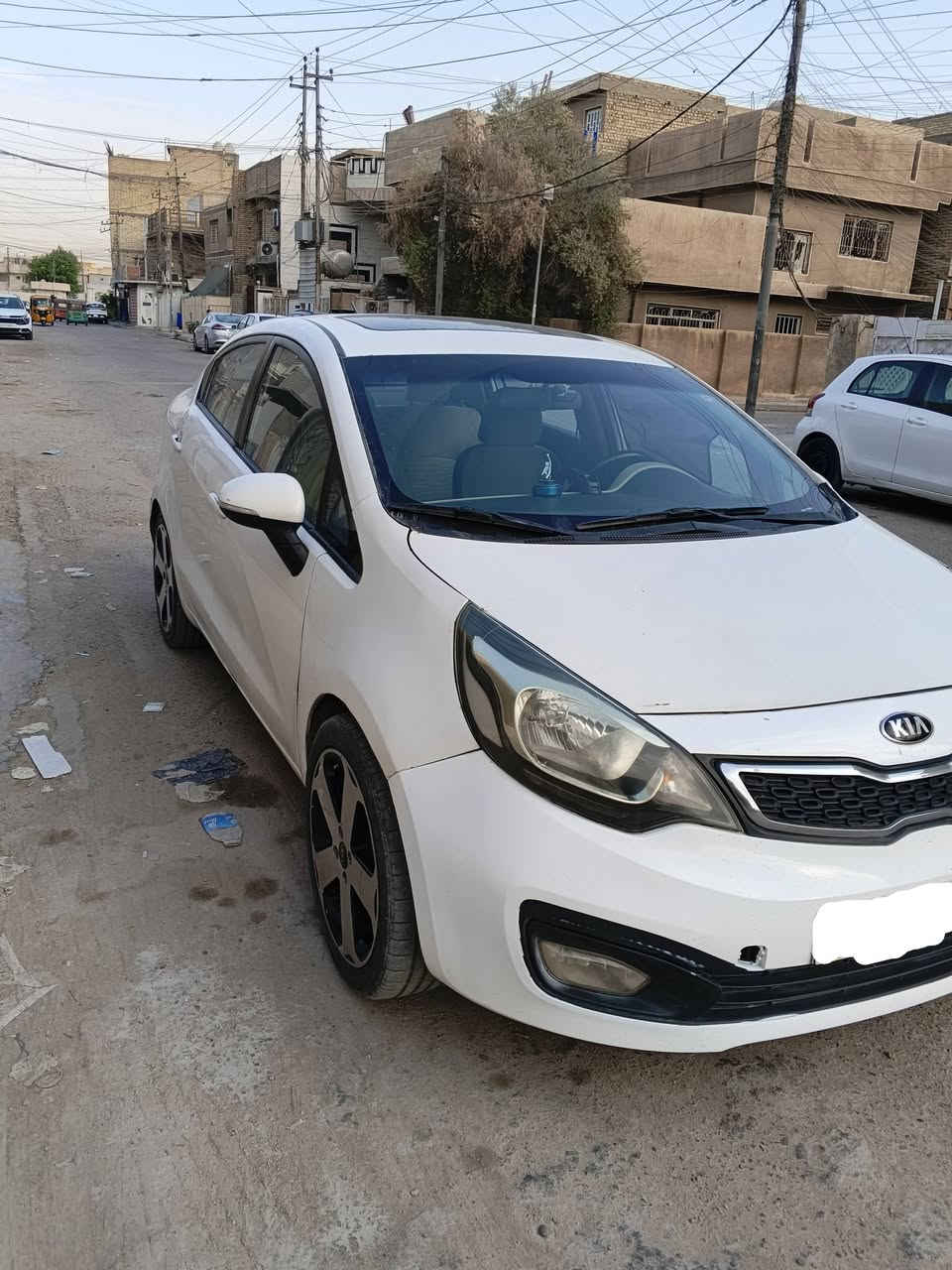 كيا ريو ١٢ اللون ابيض سياره فول مواصفات بيع + مراوس
محركها دبل قطره المرغوب + تبريدها مع سويج 
١.حساسات خلفيه 
٢. كاميرا دواره خلفيه
٣.كاميرا اماميه  
٤. فتحه سقف 
٥. كاميرا اماميه 
التواصل / *********** واتساب فقط
السعر / ٦٧ والسونار مرفق مع الصور 
السياره بأسمي وهزه جديده

نص مكتوب في الصور:
- قريباً جداً