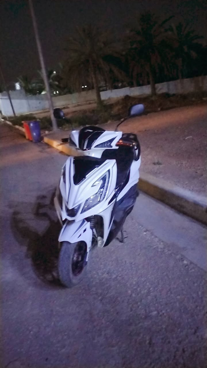 دراجه جامبو للبيع مديل ٢٠٢٤ دراجه نضيفه ماخذها ١١١٠مليون وميه عارضة ٦٥٠الف نقصها بس استان عالي وكلج خلفي يراد تبديل عنوان كربلاء بحي حوراء تيل ٣٧ رقم *********** اذا مو شراي لا تخابر
