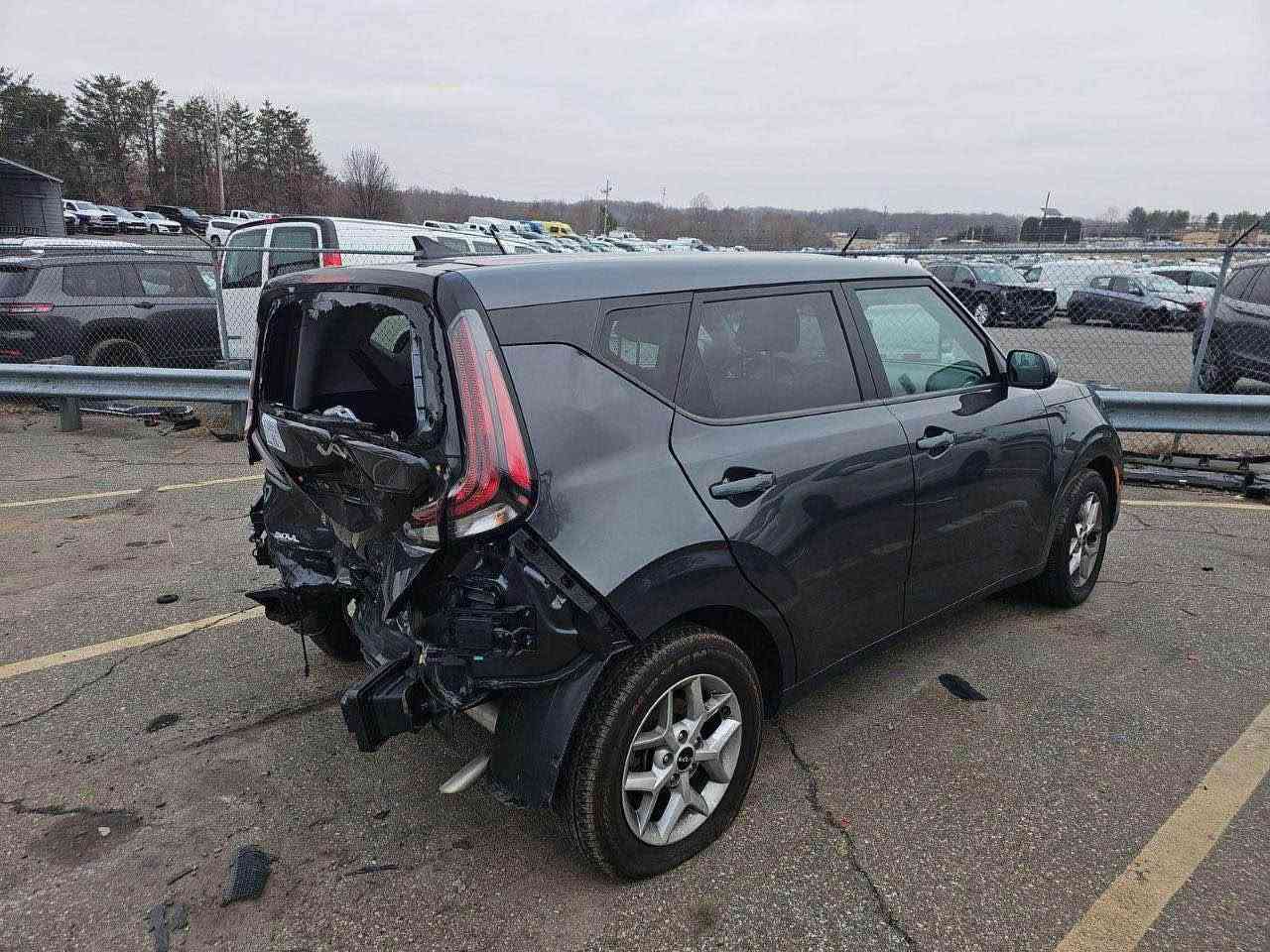 كيا سول ٢٠٢٤ • حادث خلفي • مرقم بغداد