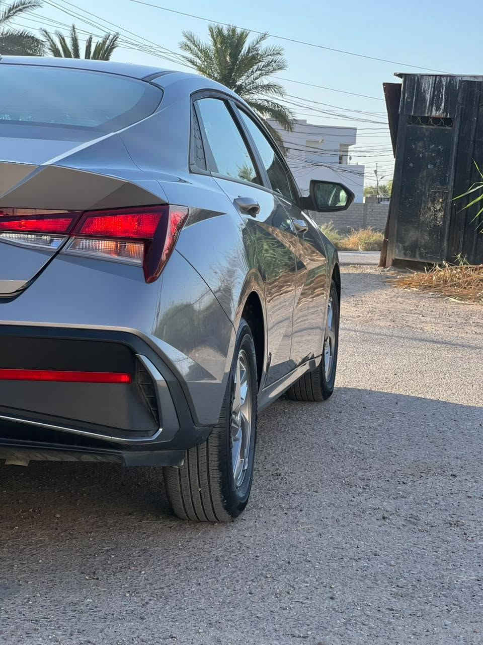 السلام عليكم 🌹مرقمه كامله بيها رقم 

2025 HYUNDAI ELANTRA SEL 🇺🇸
السياره بحالت الزيرو

المواصفات:
✅ محرك 2.0 لتر (4 سلندر)
✅ جير أوتوماتيك
✅ 
✅ دخول ذكي
✅ شاشة كبيرة
✅ Apple CarPlay & Android Auto
✅ كامرة خلفية
✅ حساسات خلفية
✅ مثبت سرعة
✅ تحكم كامل بالستيرن
✅ رادار أمامي
✅ نظام الحفاظ على المسار
✅ تحذير النقطة العمياء
✅ تحذير حركة المرور الخلفية
✅ إضاءة LED
✅ جنوط ألمنيومة
✅ بلوتوث وUSB

✔️ بدون دواخل 

الحادث بأمريكا: جاملغ وبنيد صبغ  فقط السعر 150مراوس او بيع 
‏‪***********‬‏

