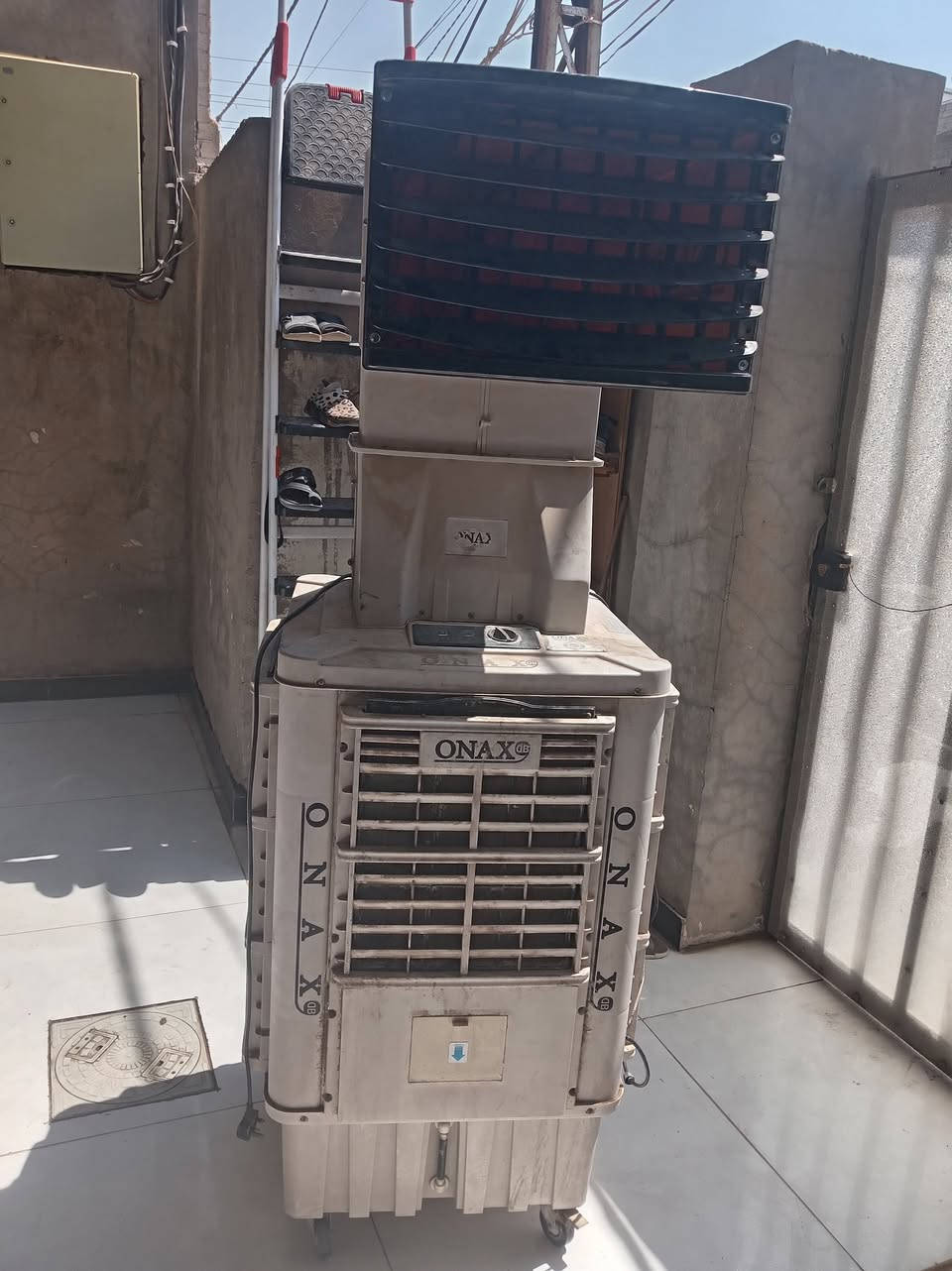 مبرده ام الخرطوم حجم 50  نضيفه للبيع المكان بعقبوبه فلكة الامين مقابل كاتب عدل السعر 250وبيها مجال قليل الاتصال ***********
