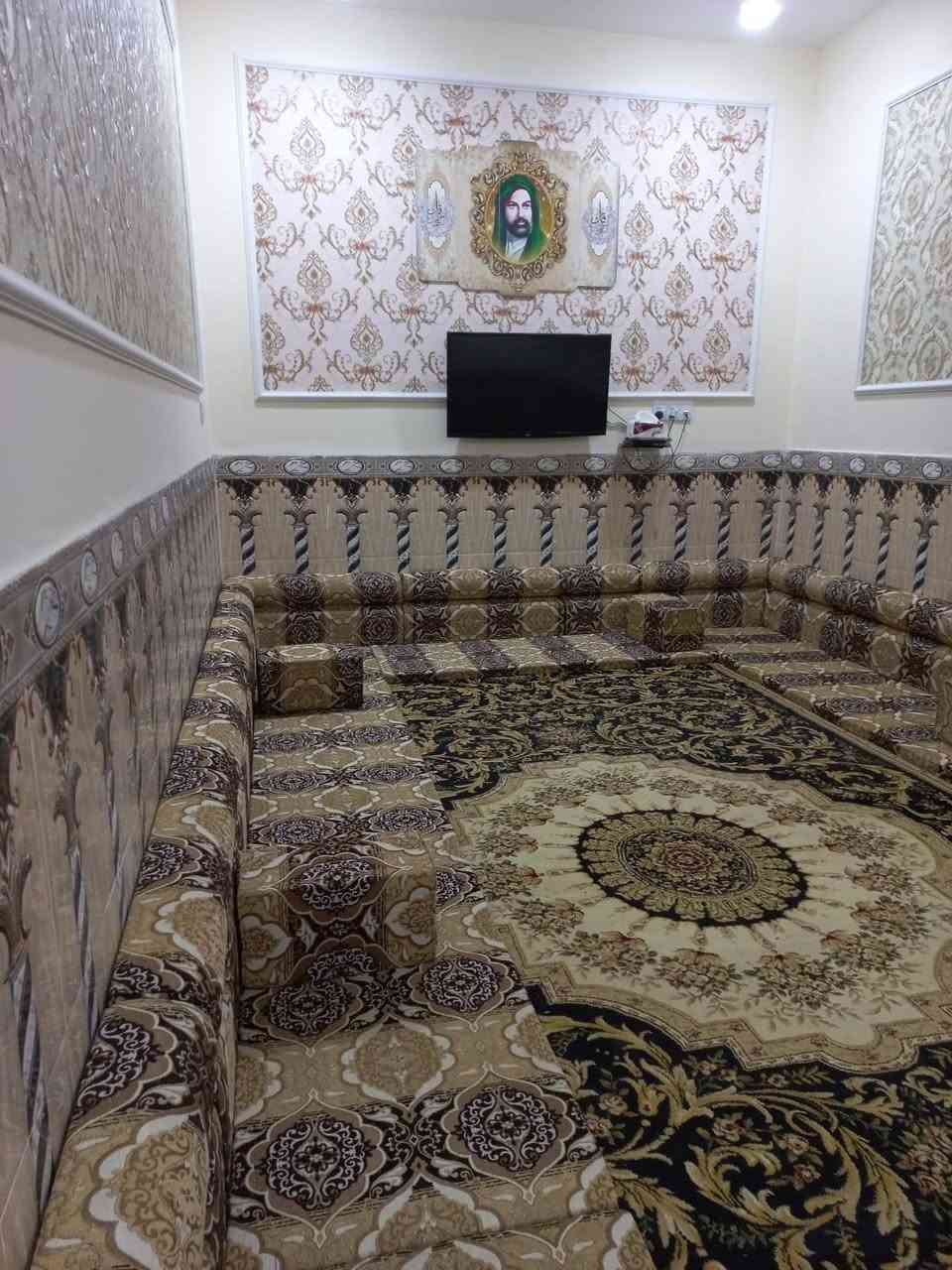 السلام عليكم يتوفر جلسه خليجيه للبيع كامله ٦ متر داير السعر ٣٥٠
الاتصال ***********
