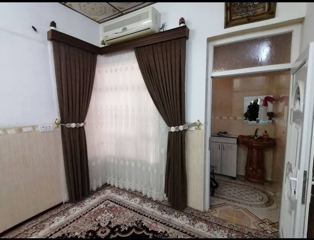 ئەم خانوە بۆ فرۆشتـــــــــن 
لەگازینۆی ئازادییە دیــــوی 
سیروان ڕووبەری 95 مەترە
تابڵێت خانوویە پاکو جـوانە
260 گڵایە***********
