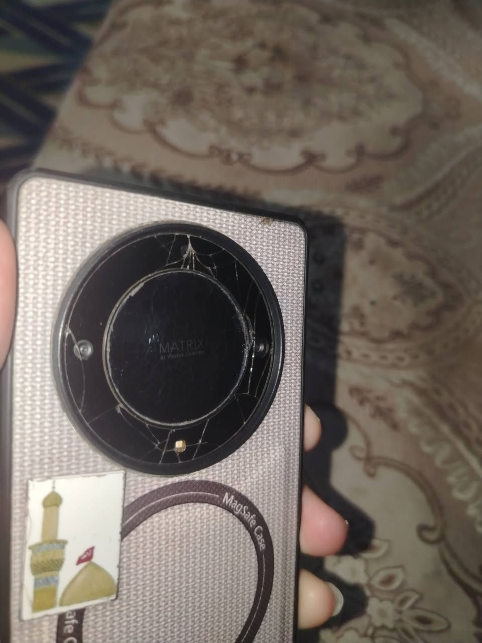 سلام عليكم نقال هونر البيع بي شخط بل شاشه وكسر قليل مكاني مطيحه معمل الطحين سعر 300 و50 وبي مجال هاذه رقم راعيه  ***********
