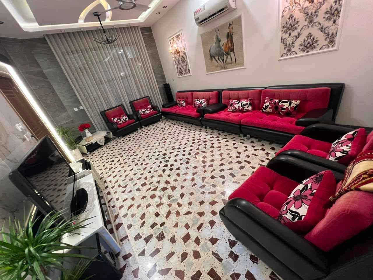 مكلف بالنشر التواصل عالرقم 
طخم قنفات ماركة بيلونا نظيف جدا من مول  العالمية 10نفرات ما بيه عيب 🌹🌹🌹
السعر، 500الف وبيه مجال 🔥🔥🔥

سيت طبلات مع ميز تلفزيون ماركة بيلونا نظيفة جدا السعر، 250وبيهم مجال 🔥🔥🔥
التواصل عالرقم حي التعليم الاولى 🌿🌿🌿
***********🌹🌹🌹🌹🌹 موصل, نينوى
