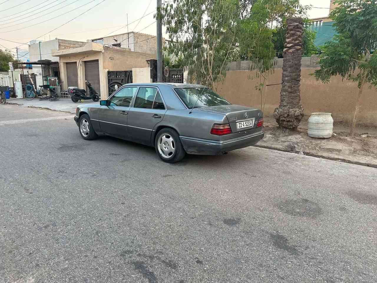 مارسدس
موديل 1991 رقم اربيل
قواعد سليمه
تبريد ثلج  ميكانيك مكفول
مكينه برادو 6في
مكان ديالى خانقين
السعر 55وبيهه مجال
***********
