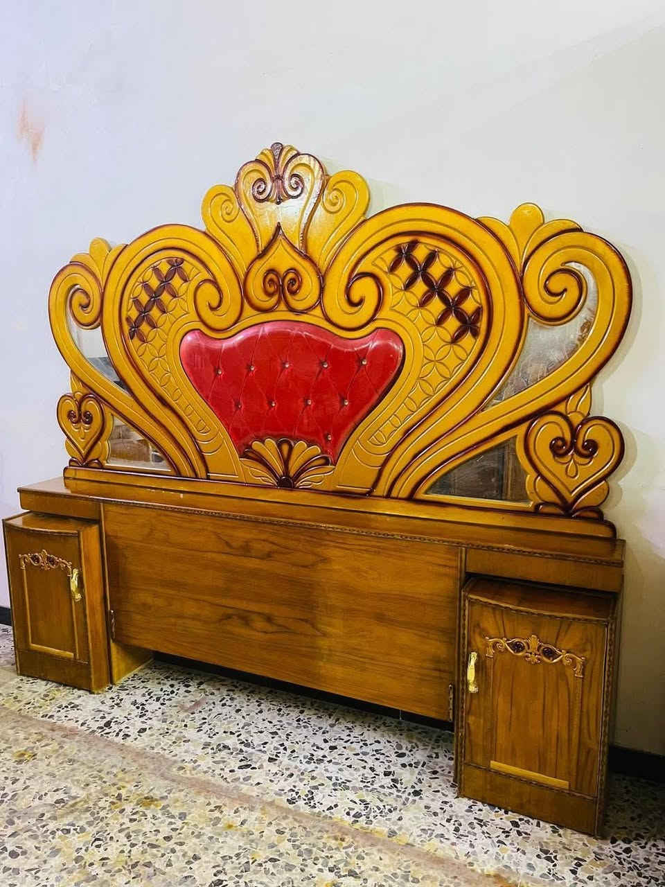 غـٰٔرفة عــرأقي ابواب ملحق مديل حديث 6باب 
داخل وخارج صاج جرجوبه ⚜️⚜️
موديل راقي وفخم وبسعر مناسب800فقط  
توصيل شدونقـل بغداد مـجأني محافظات بكروه للحجز والاستفسار الاتصال على وات ساب ***********
