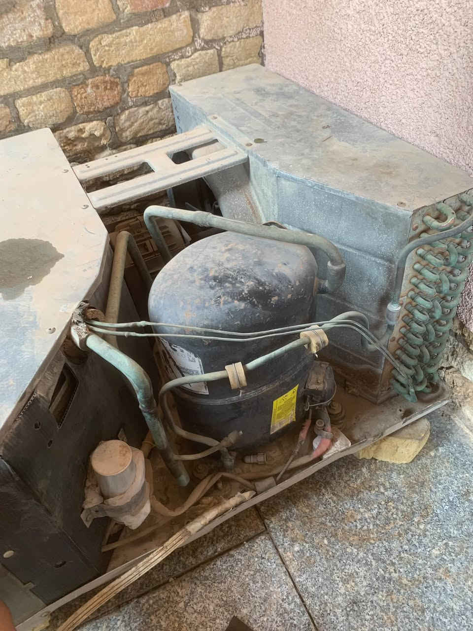 مكيف جنرال 27 طنين وربع فقط عطل الماطور ثمن سعره واتصل ***********
