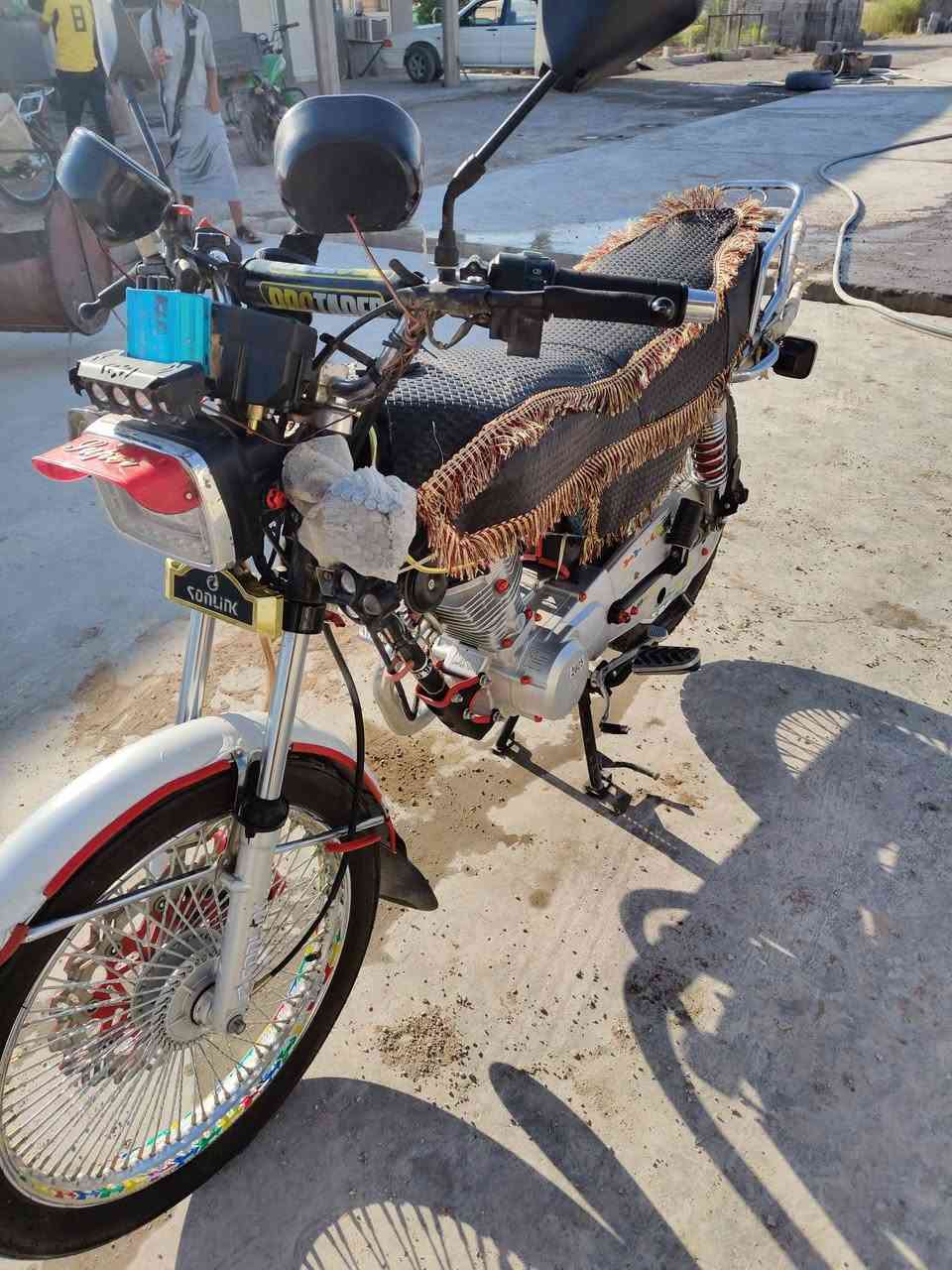 ماطور 4كير موديل25 كفاله عام  شرط  أوراق كامل 
***********
