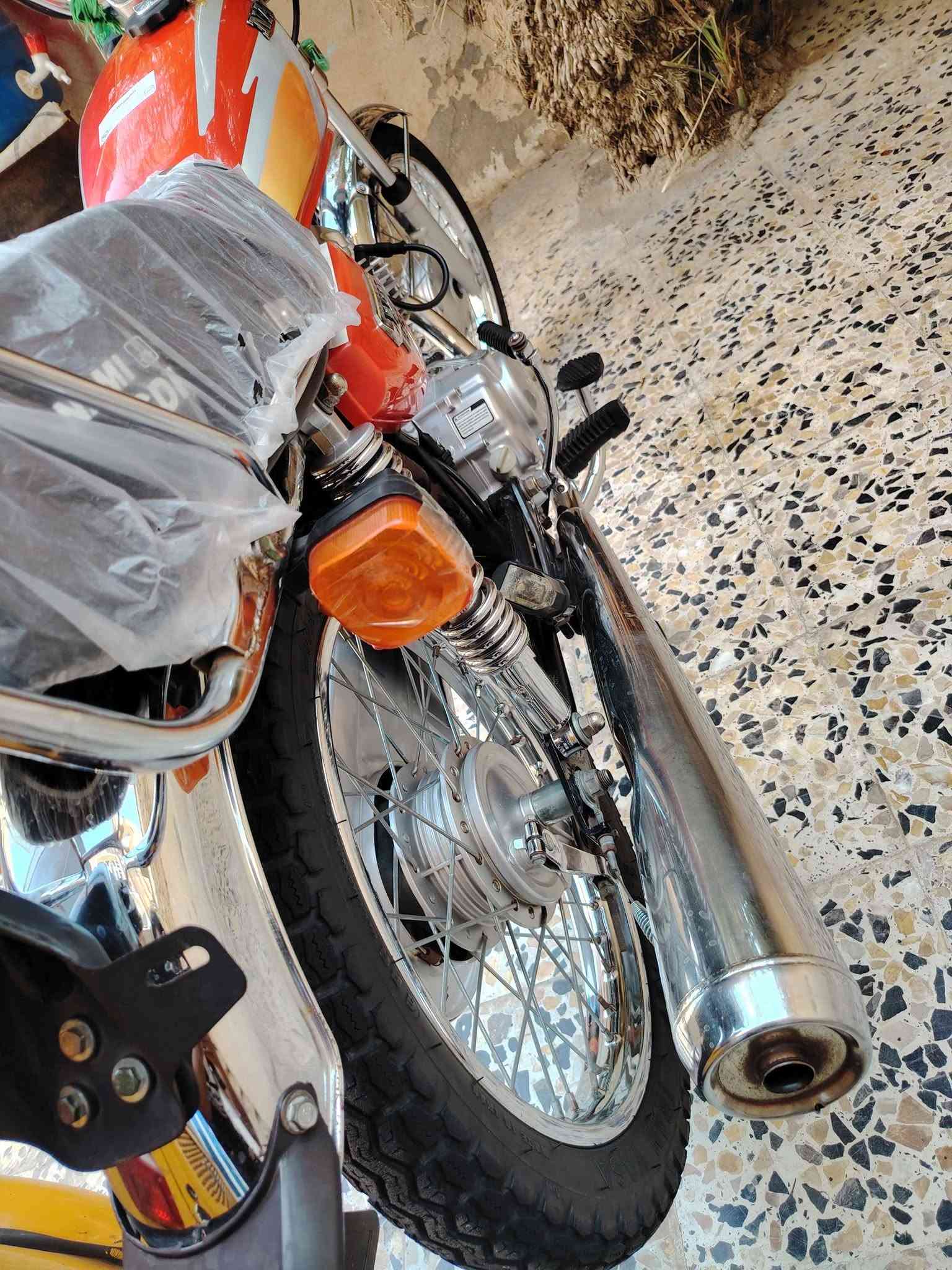 سلام عليكم دراجه لبيع يرانيه  نامه دراجه صولي وراق كامله وكيله بشارع بغداد دراجه جديده مامفتوحه سعر مليون و400وشراي يتصل ويدلل *********** Singapore
