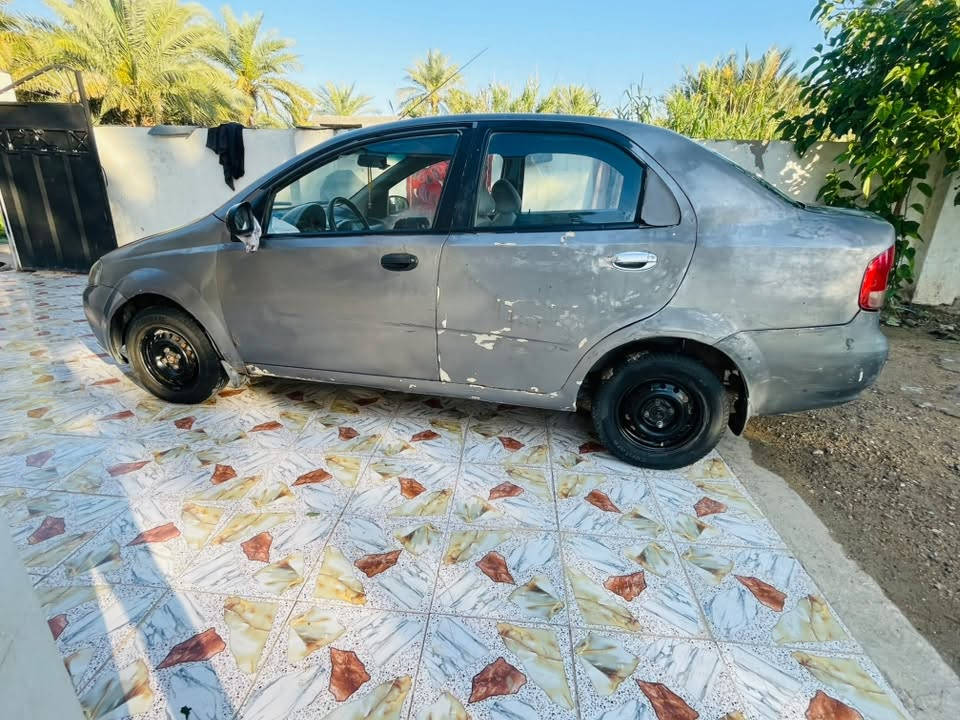 سلام وعليكم. للبيع افيوو موديل 2006 خليجي مفتوح  مو مسكر رقم بابل بسمي تحويل ثاني يوم  سياره جاهزه تخم تاير جديد كهربائيات كله شغاله تبريد نقص  غاز ومروحه فقط بيه بس باب  الخلفي جهة السايق مبدله وبيه معجون مثل ماموضح بصوره سياره بيه اماكن جارده وبيه فقط الباب الباقي مكفول سعر28 وبيه مجال  شراي اتصل. ؟***********
