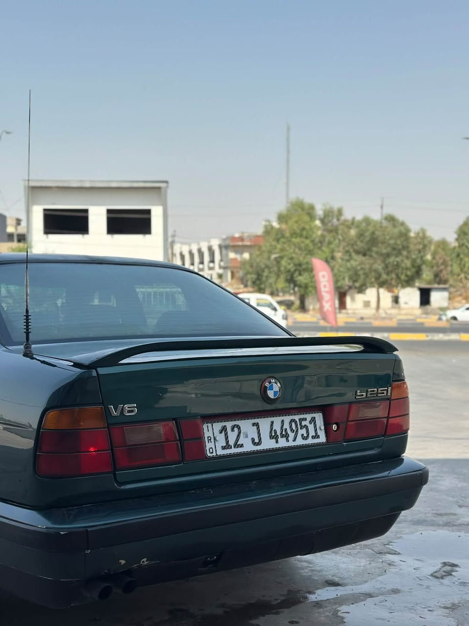1992 Bmw 525  اصل وفصل وبليته 
محرك كبس 
كير رياضي 
اكسل رياضي
محرك وكير شرط
صبغ عام تبريد شغال 
لايت زينون 
سيارة صافيه دمعه 
كهربائيات شغاله سياره جاهزه 
شرط تحويل هزه جديده سنويه لل ٣١ 
رقم نينوى انكليزي 
السعر ٥٢ وبيها مجال 
***********
***********
