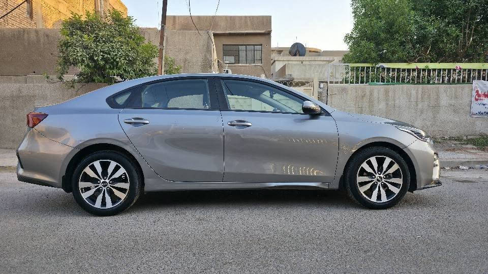 للبيع – كيا سيراتو 2019 وارد خليجي
اللون: رصاصي.
محرك 1600 CC.
الماشية:122.000 كم.
كير : أوتوماتيك AT.
المحرك والگير مكفولان وبحالة ممتازة.
توجد طخات متفرقة كما موضحة بالصور.
يوجد ضرر في باب السائق تم ارجاع بارد .

السعر المطلوب: (122 ورقة) قابل للتفاوض بالمعقول.

للتواصل والاستفسار على الخاص
*********** بغداد, العراق
