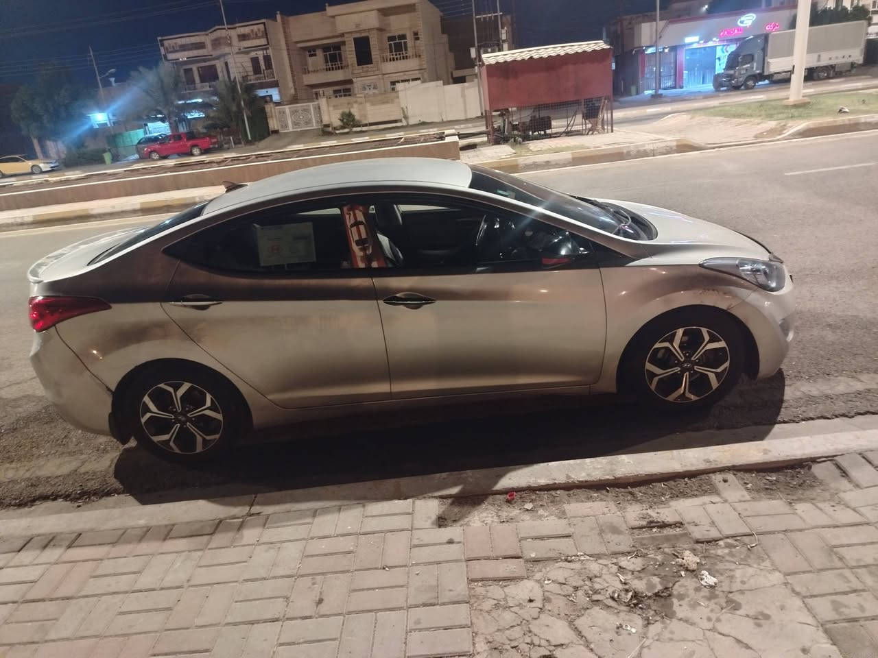 السلام عليكم النترا موديل ١٣ كير جديد محرك كصه جديد منضومة تبريد جديده تخم تاير راديتراد جدد منضومة بانزين جديده السياره بسمي السعر ٩٣ وبيه مجال قليل التفاصيل أكثر ***********
