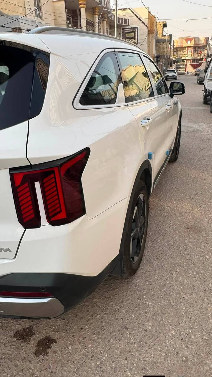 Kia Sorento 2025
فول مواصفات رقمها اربيل 
ماشية ١٢ الف 
السيارة مكفولة كفالة عامة من كلشي 

خمس كاميرات
كشنات جلد تدفئة تبريد
تسخين تبريد
بانوراما 
شحن لاسلكي
داتا شو 
الصندوق الخلفي كهربائي
ويل ١٩ 
حساسات جانبية
٦ سلندر 
كير ماوس 
بريك طوارىء خلفي( اي شي خلف السيارة تلزم بريك تلقائيا)
تبريد ٣ قطع
٧ راكب 
ضمان ٥ سنوات
السيارة مدوشمة دوشمة اصلية

السيارة زيرو من الشركة على ايدي
للاستفسار الاتصال على الرقم ***********
الرقم بي واتساب والسعر عند الاتصال مكان السيارة بمحافظة الديوانية.
