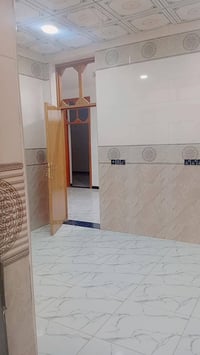 بابل شارع ١٠٠ • ١٨٠م • ٢ غرف