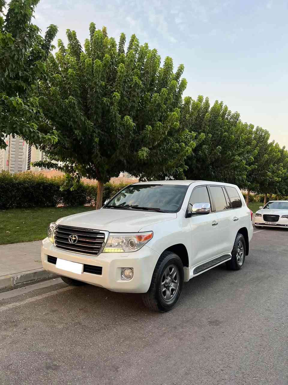 تويوتا لاندكروزر GX 2013
سلاجه
لايت بخاخ
بسمه
تبريد مركزي
گيرعادى 
له٢٠١٣ له كنه خؤمه يه ك ده سته 
مكينه 6 بستن
رويشتن215 هه زارعقيقى رؤشتوه 
بى سبوخه
رقم ***********
