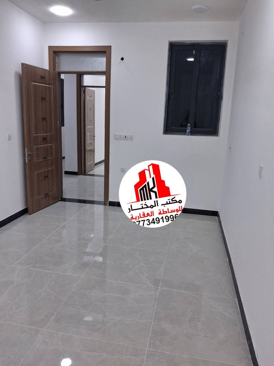 🏠 #للايـــجـٰــآر___في___السيـديـه 🏠
 وحده سكنيه ٢٠٠ متر مودرن غير_مسكون زيرو
 #طابق اول__ #وطابق ثاني 
كل طابق مدخل خاص وباب خارجي خصوصية تامه
يحتوي على كل طابق مدخلين باب قاصه للمداخل شبابيك المنيوم مانع الاتربه 
صاله ومطبخ و٣ غرف نوم وصحيات +سخان +ماطور
الموقع مربع الاقتصادين 
📱______________  ☎️ 
للاستفسار #مكتب_المختار_للوساطه_العقاريه
اتصال +واتساب 📞 📱 
***********

نص مكتوب في الصور:
- مكتب المختار للوساطة العقارية ***********
- مكتب المختار للوساطة العقارية 773491996