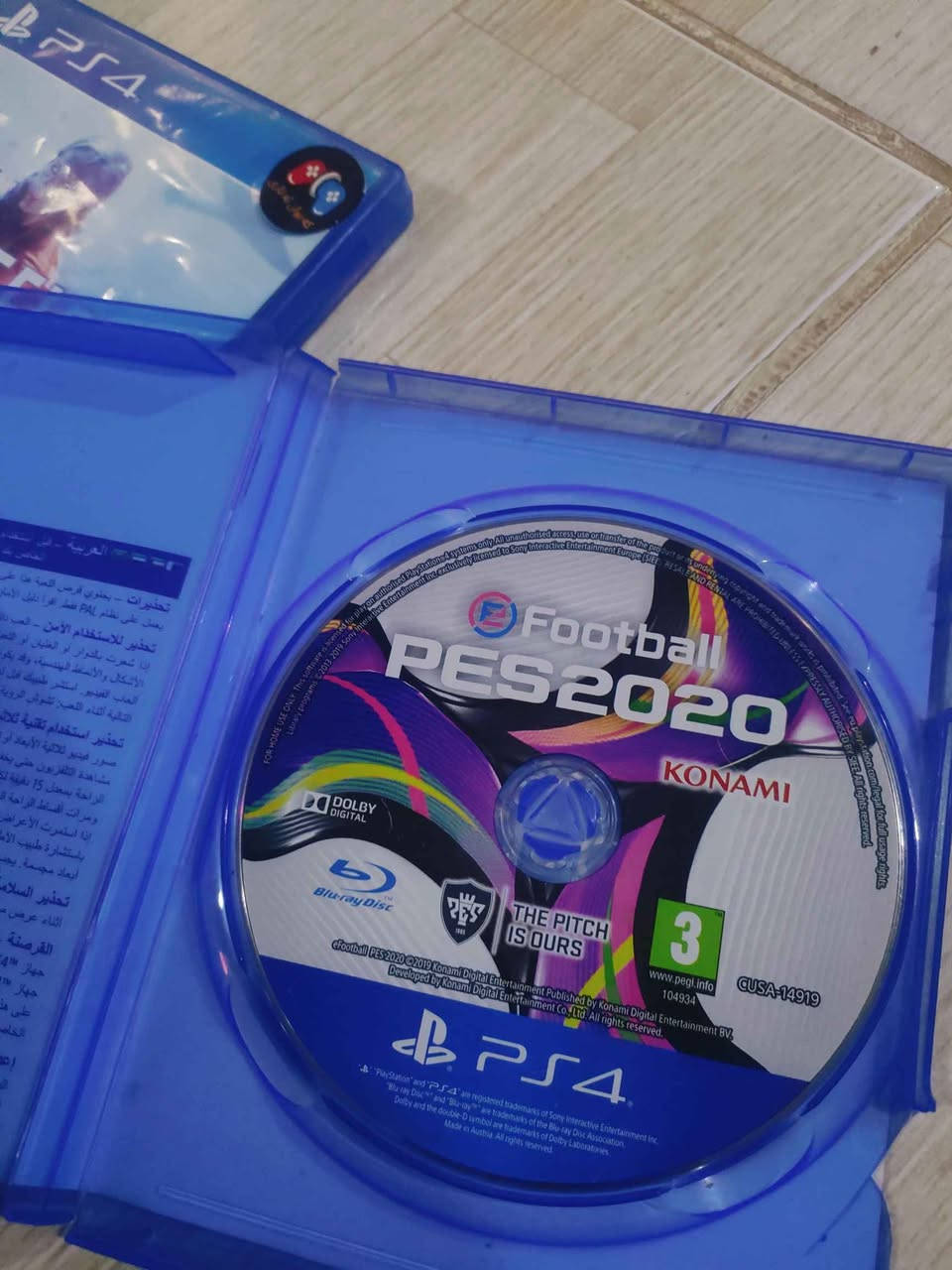 سلام عليكم playstation 4 pro للبيع نضيف ذاكره واحد تيره مع 5 جوستكات وسبع أقراص مع قاعدة بلي تبريد وشاحنه يدات سعره 420 الف وبي مجال للتواصل على هذا الرقم *********** واتس أربيل, العراق
