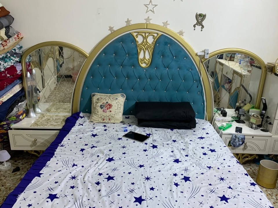 غرفه نوم للبيع الغرفه جديدها ونضيفه.
اخذته ب٣ ملاين. ودا اشيل واريد ابيعه. السعر 

اتصل ع هذه رقم تدلل  ***********
