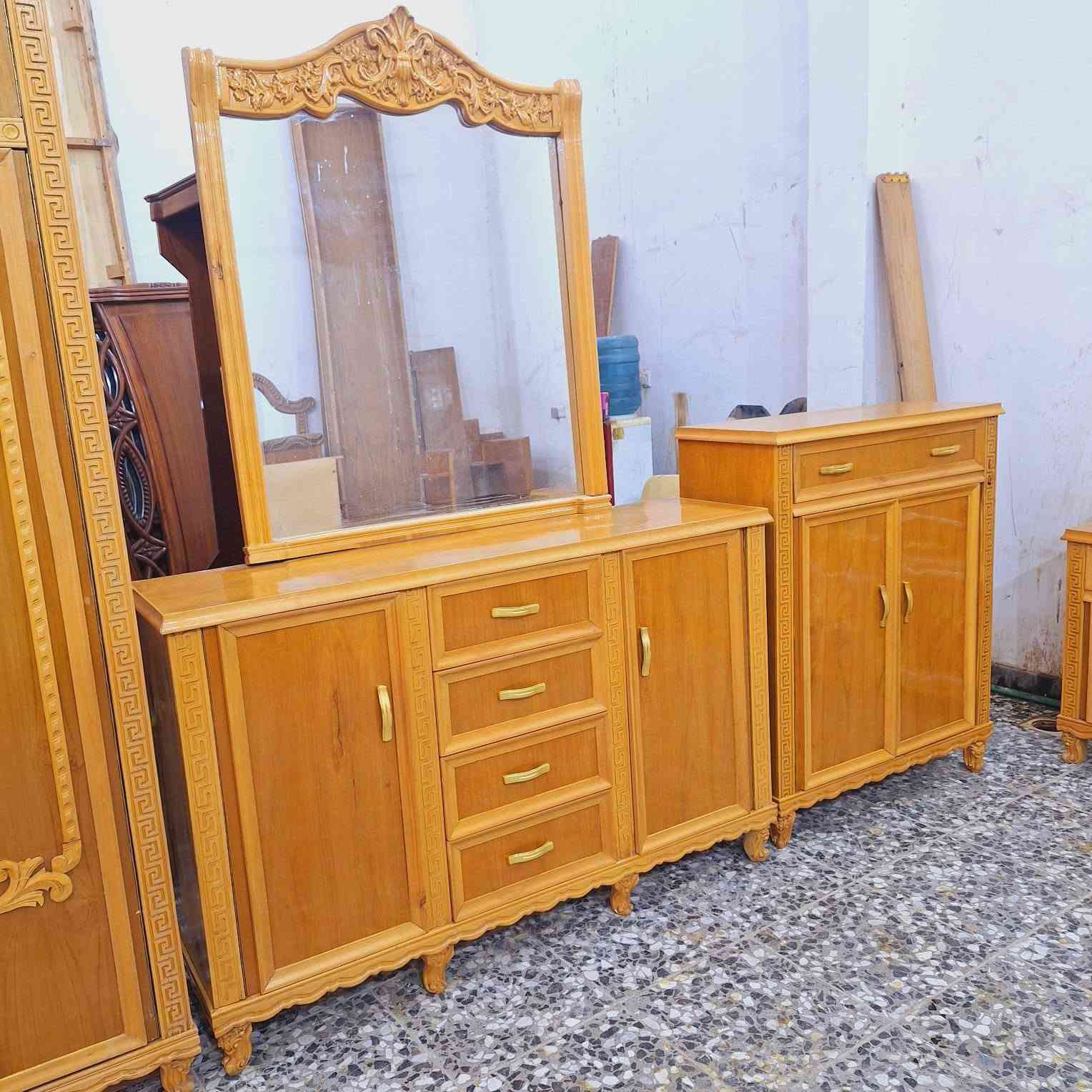غرفه ام السته ملحق داخل خارج صاج تزكام مستخدمه نظيفه جدآ الظهر جرجوبه برغي لزاويه كنتوريه رقم الهاتف *********** متواجد واساب يوجد توصيل بكروه
