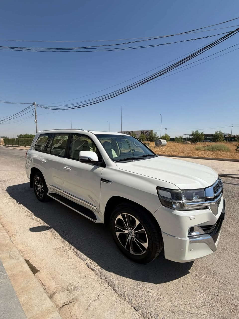 تيوتا لاندكروز GXR V6 خليجي موديل ٢٠١٧ مواصفات خليجي
للبيع مكفولة من صبغ  سيارة خير من الله قطرت صبغ مابيها 
مكان السيارة اربيل 
للتواصل واتس اب ***********
السعر 4 دفاتر ونص وقابل للتفاوض

