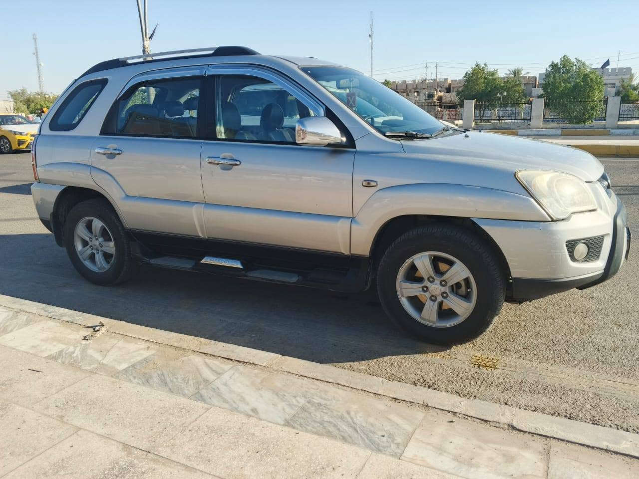 السلام عليكم سبورتج ٢٠٠٩ مكفوله كفاله عامه من صبغ من ضربه سياره على وضع شركه السعر ١٢٠ بيه مجال مكاني ديالى بلدروز رقم الهاتف ***********
