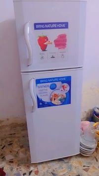 ثلاجه البيع شهر واحد ستخدام  البيع  عنوان بلديات حي تراث 07704370912