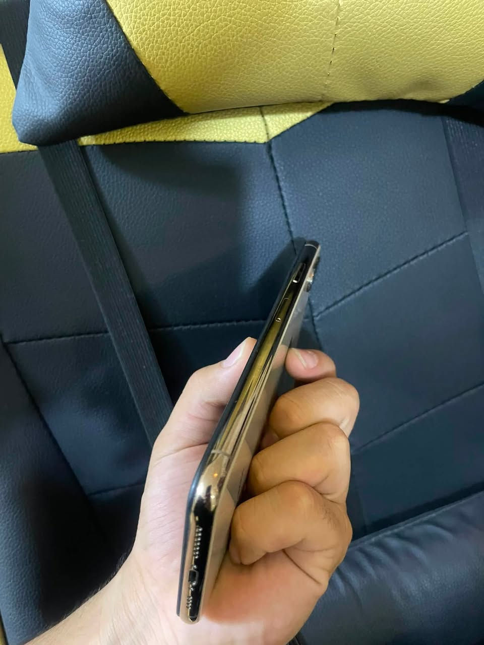 السلام عليكم أيفون اكس ماكس ذاكره 256 بطاريه 100مستبدله نوعيه راقيه فيس إيدي متوقف 
الجهاز نضيف 
سعره 210 
حله بكرلي 
***********
