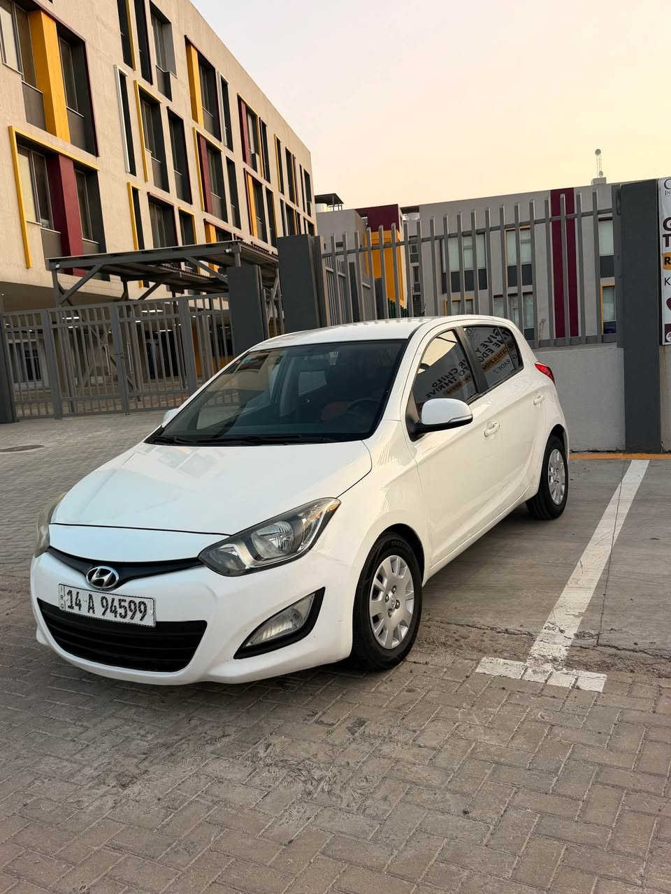 سيارة هونداي i20خليجي مديل 2015كفاله من الضربه مكينه 1600دوش سياره جديده بمعنى الكلمه كير مكينه حداده تخم تاير تبريد كلشي 100‎%‎بيها 3مكاناات صبغ ع كد شبرين رقم نكليزي وسنويه ل33
السعر 85وبيها مجال 
مكاني البصرة 
للاستفسار *********** البصرة, العراق
