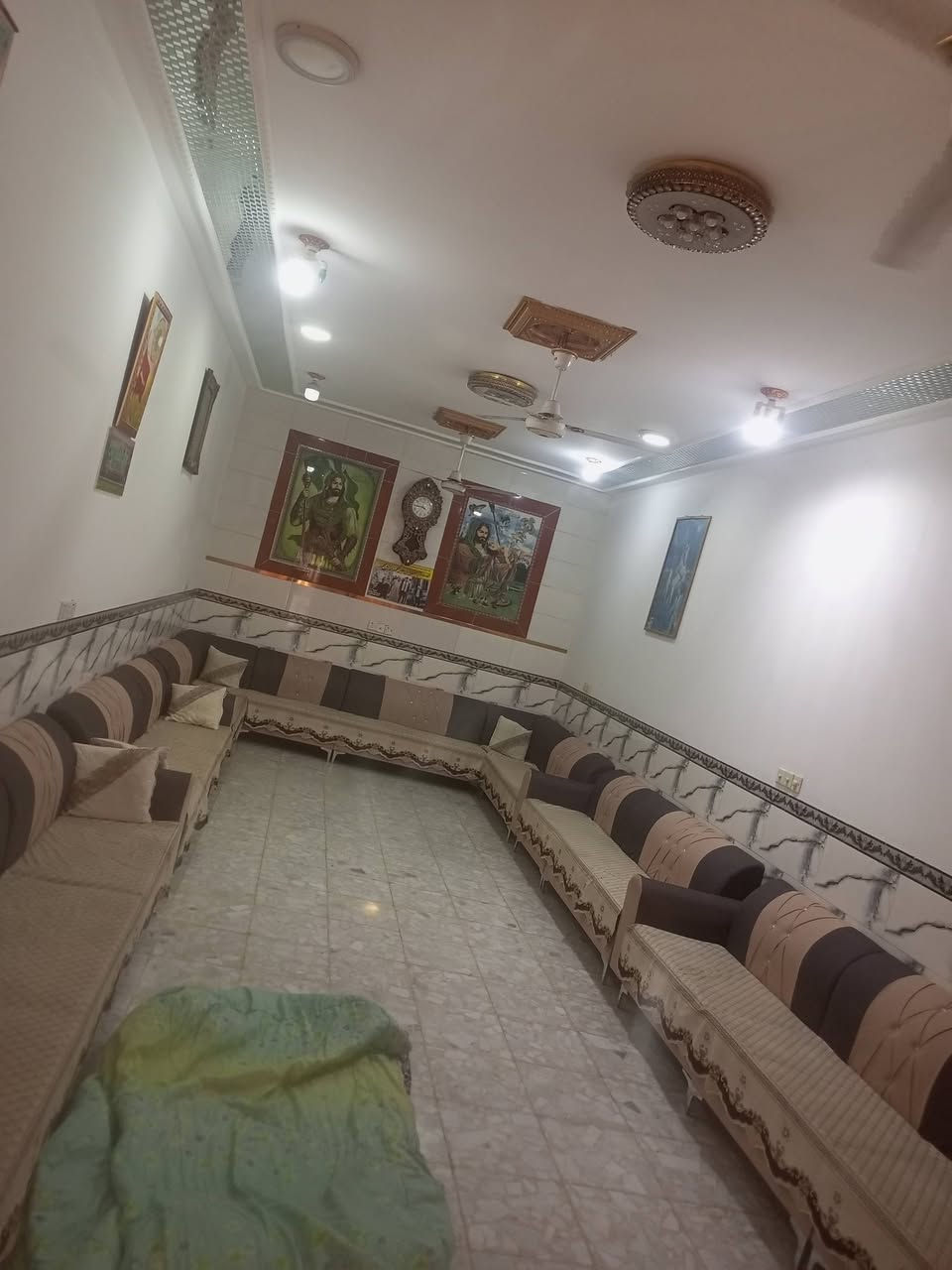 بيت للبيع طابو زراعي مساحه 350 متر واقع حال  بيت نظيف كامل مكمل بناء جديد  مابي نقوصات العنوان  الداينيه شارع المكتبه للاستفسار اكثر و معرفه السعر اتصل ع الرقم ***********
